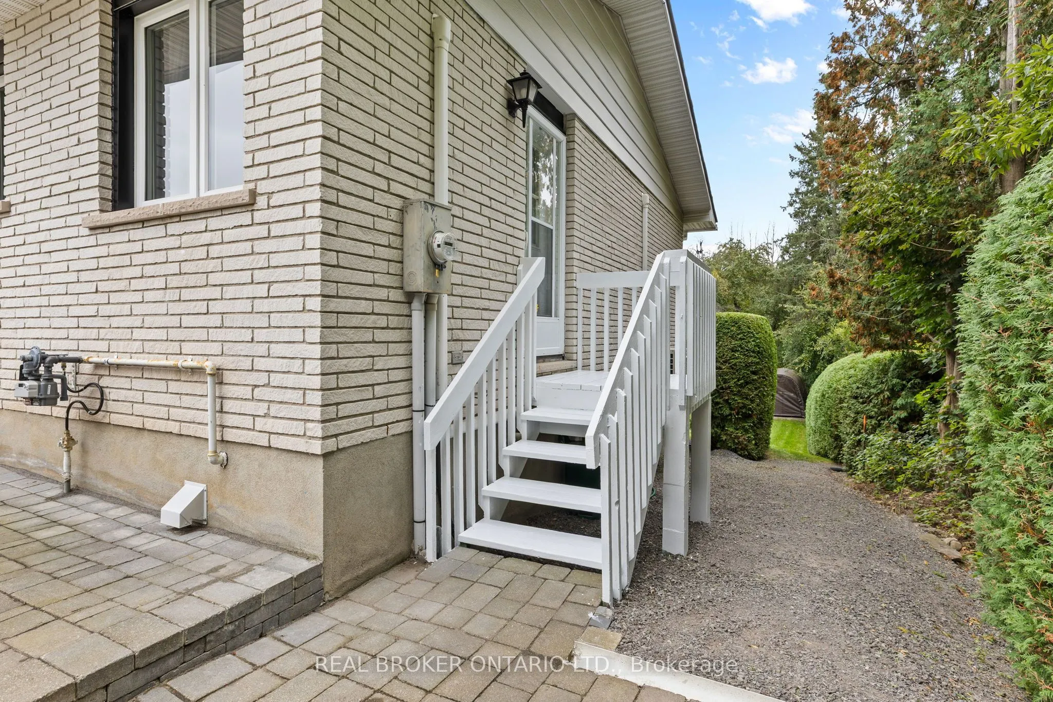 316 Clothier Street W