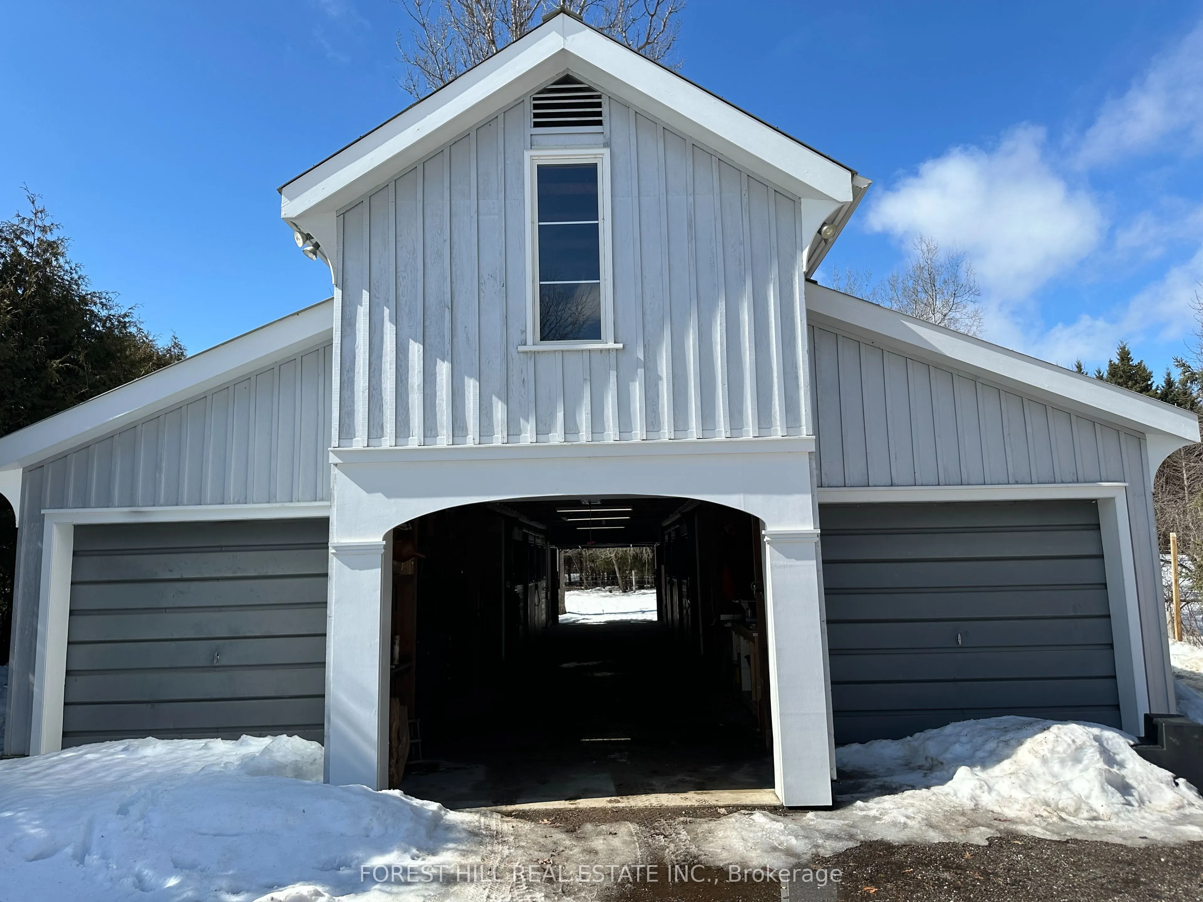 794575 Mono Centre Road