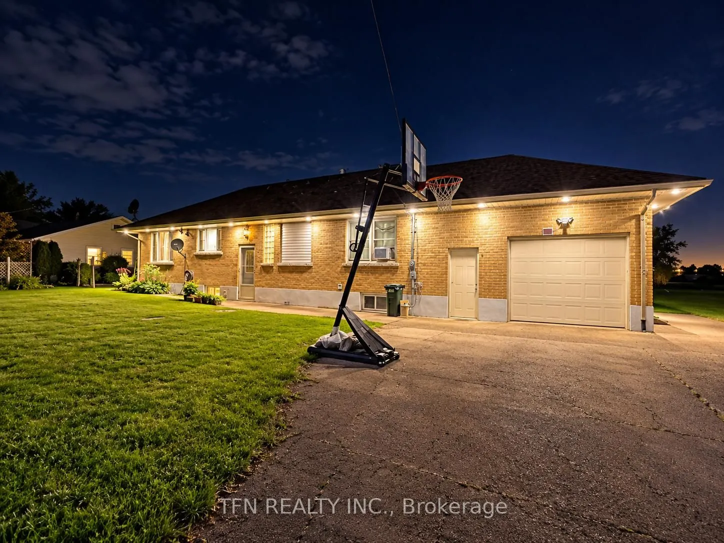 1301 Niagara River Parkway