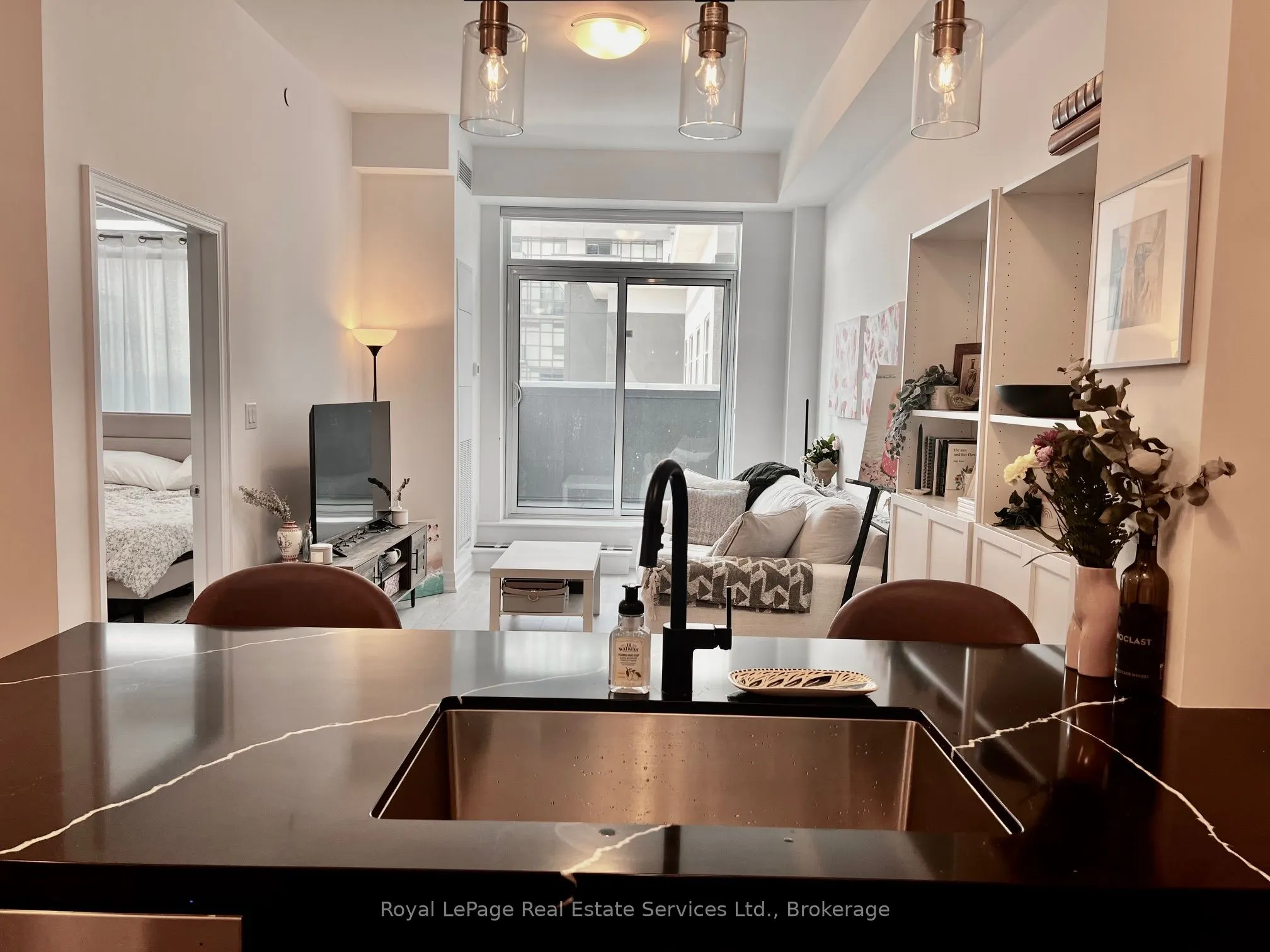 460 Dundas Street E #524