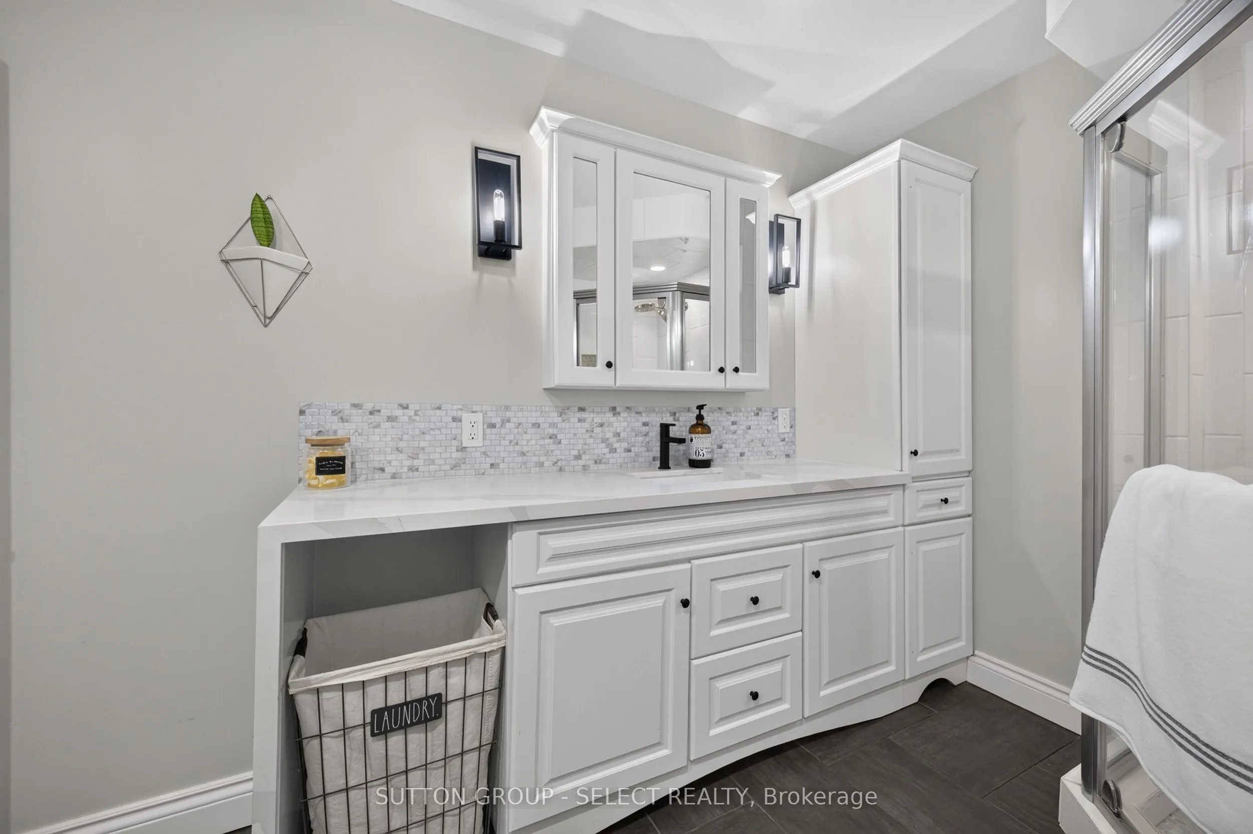 1801 Seymour Crescent