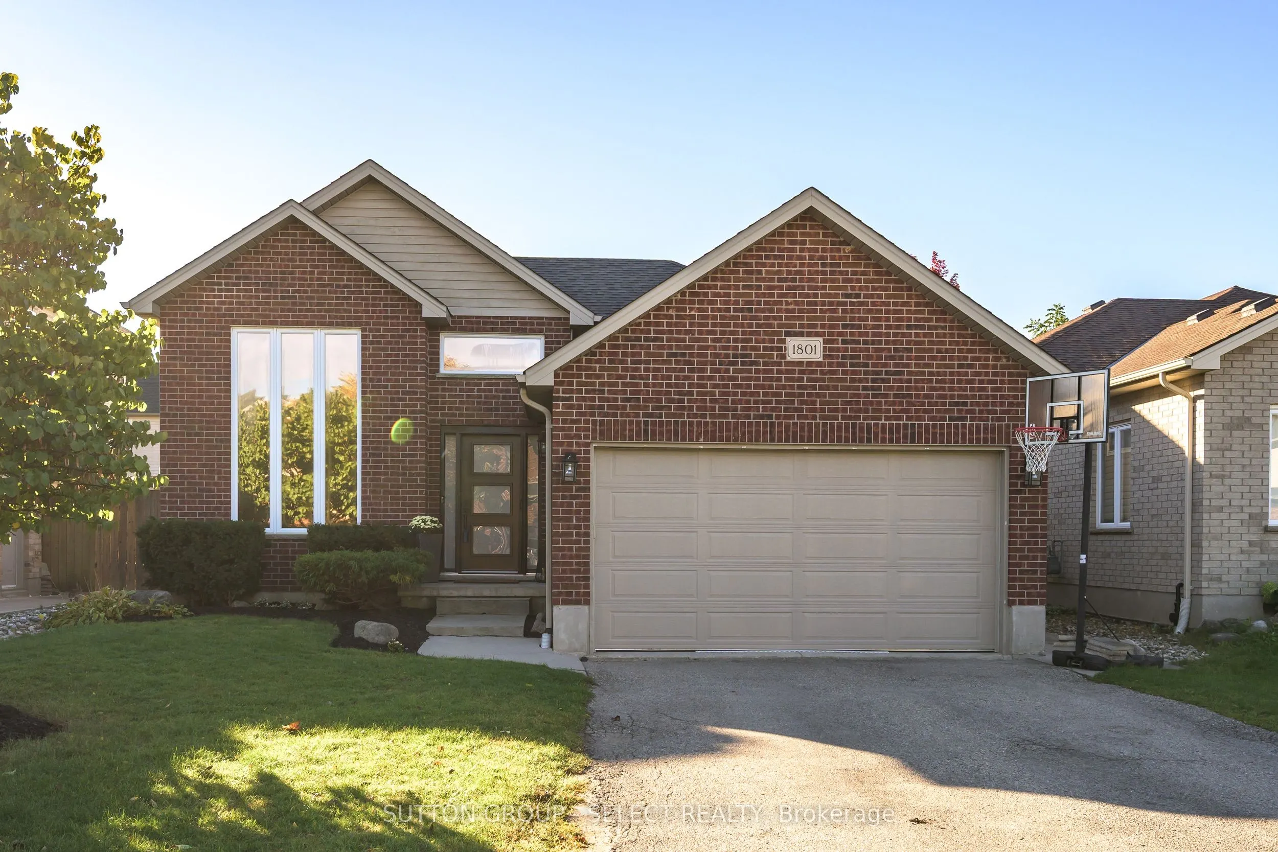 1801 Seymour Crescent