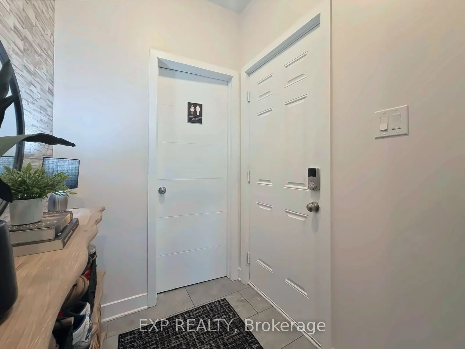 543 Rathburn Lane
