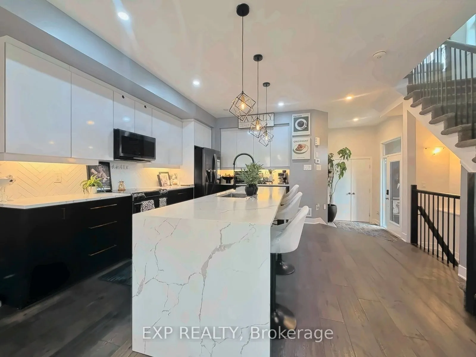 543 Rathburn Lane