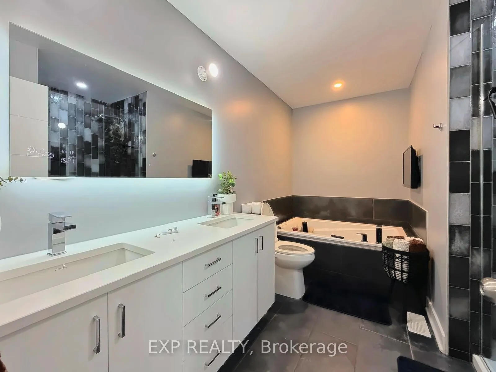 543 Rathburn Lane