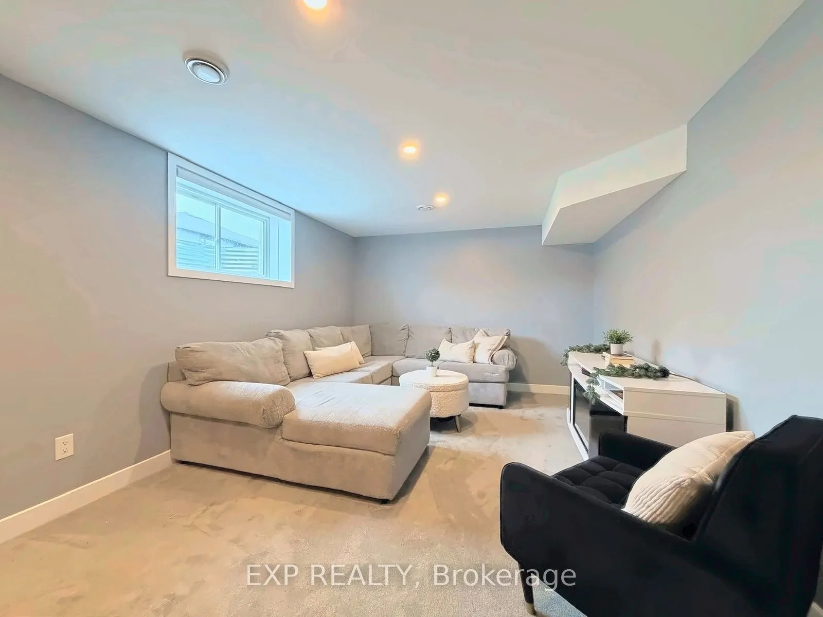 543 Rathburn Lane