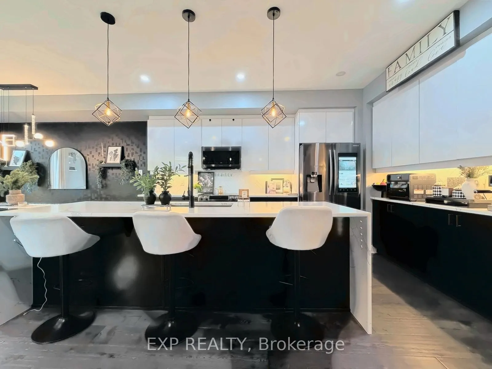 543 Rathburn Lane
