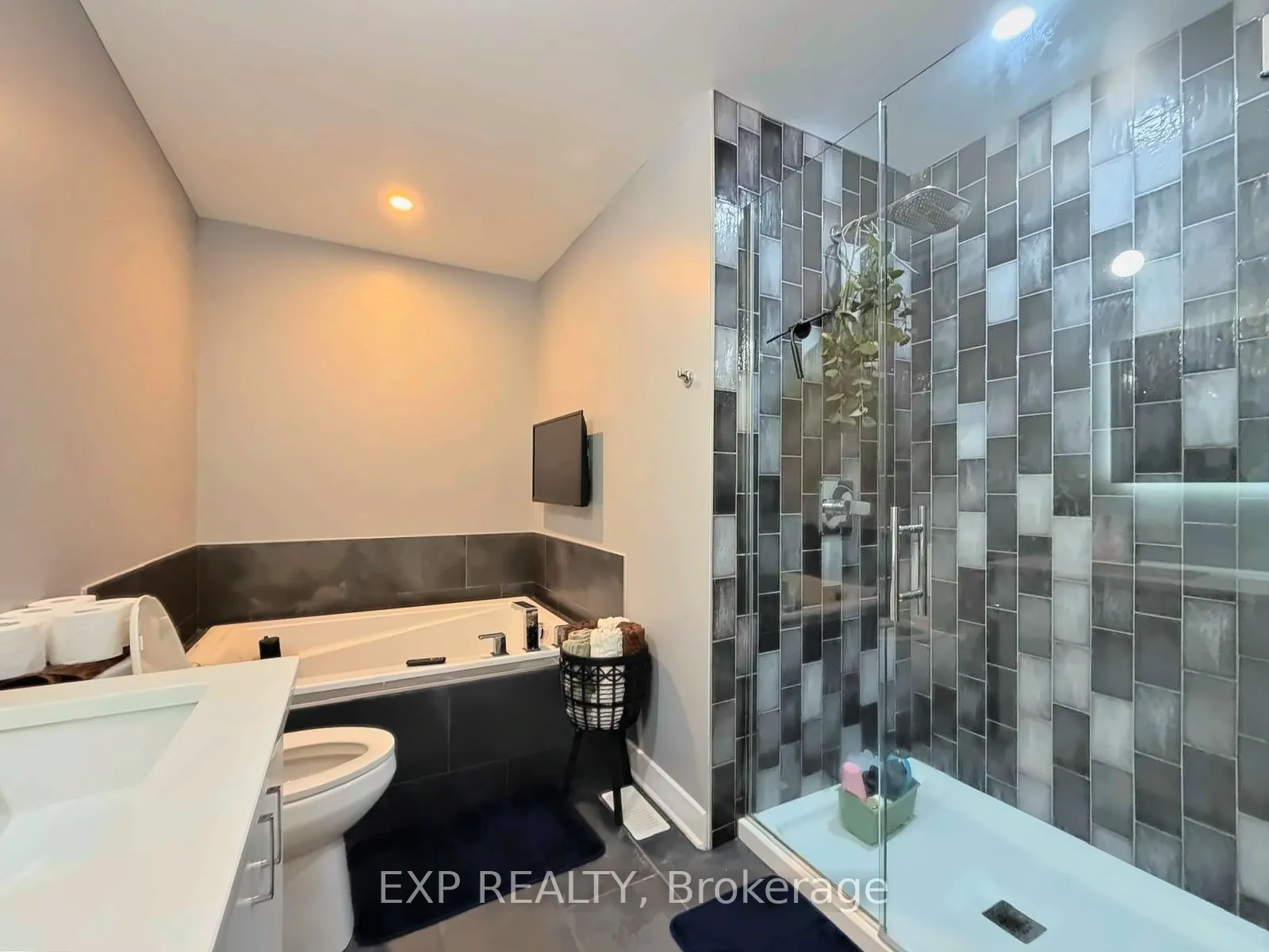 543 Rathburn Lane