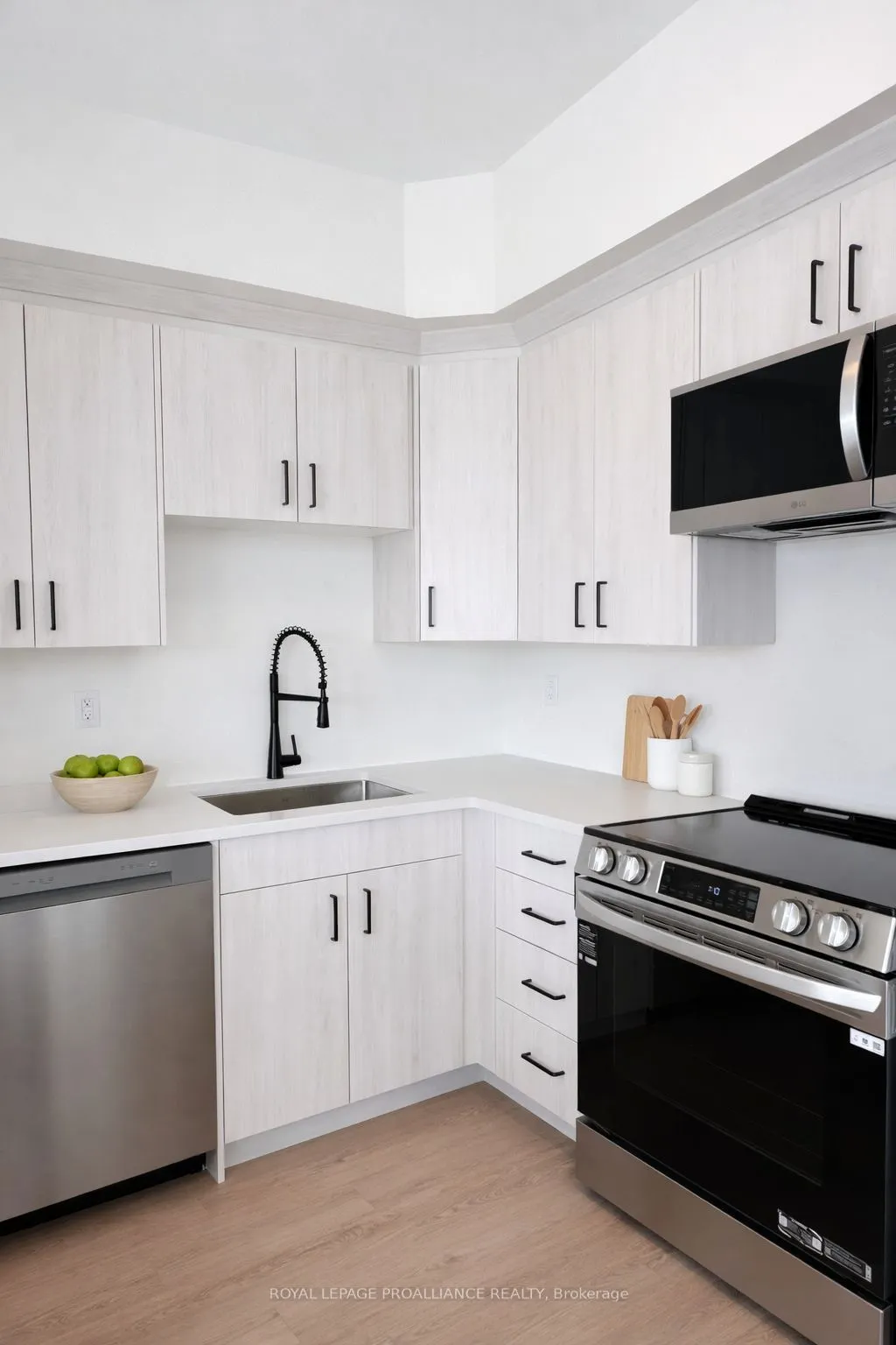 515 (Blk 59) Joseph Gale Street #207