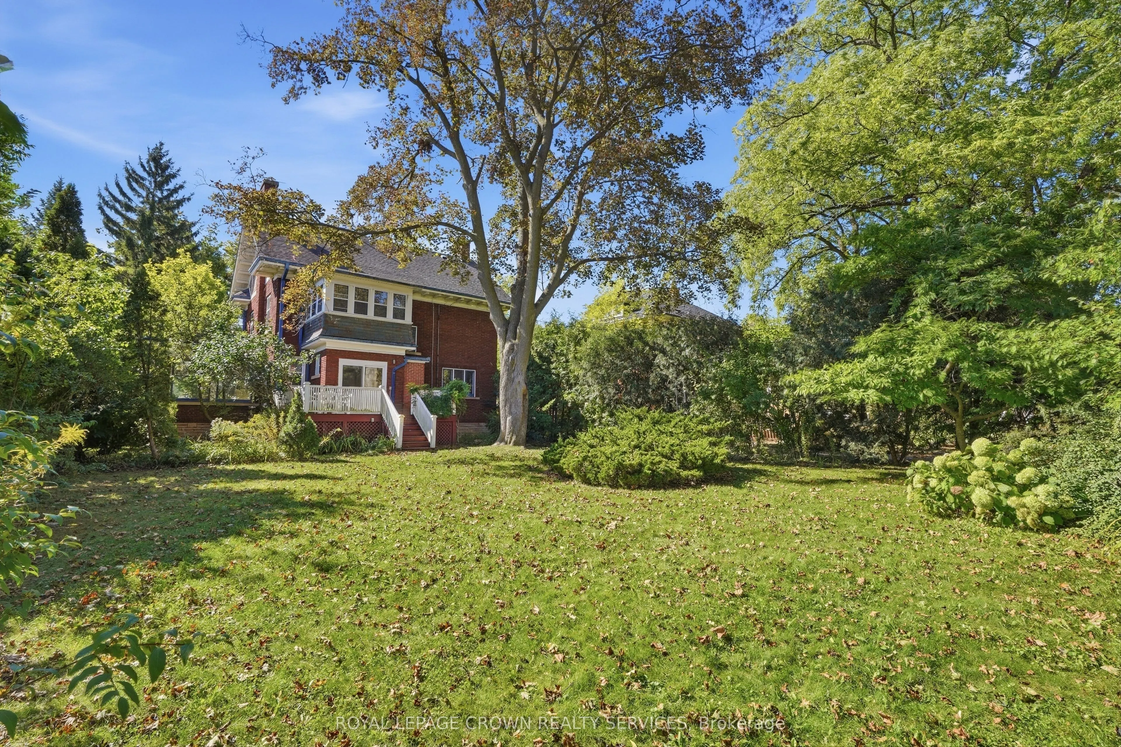32 Wentworth Avenue