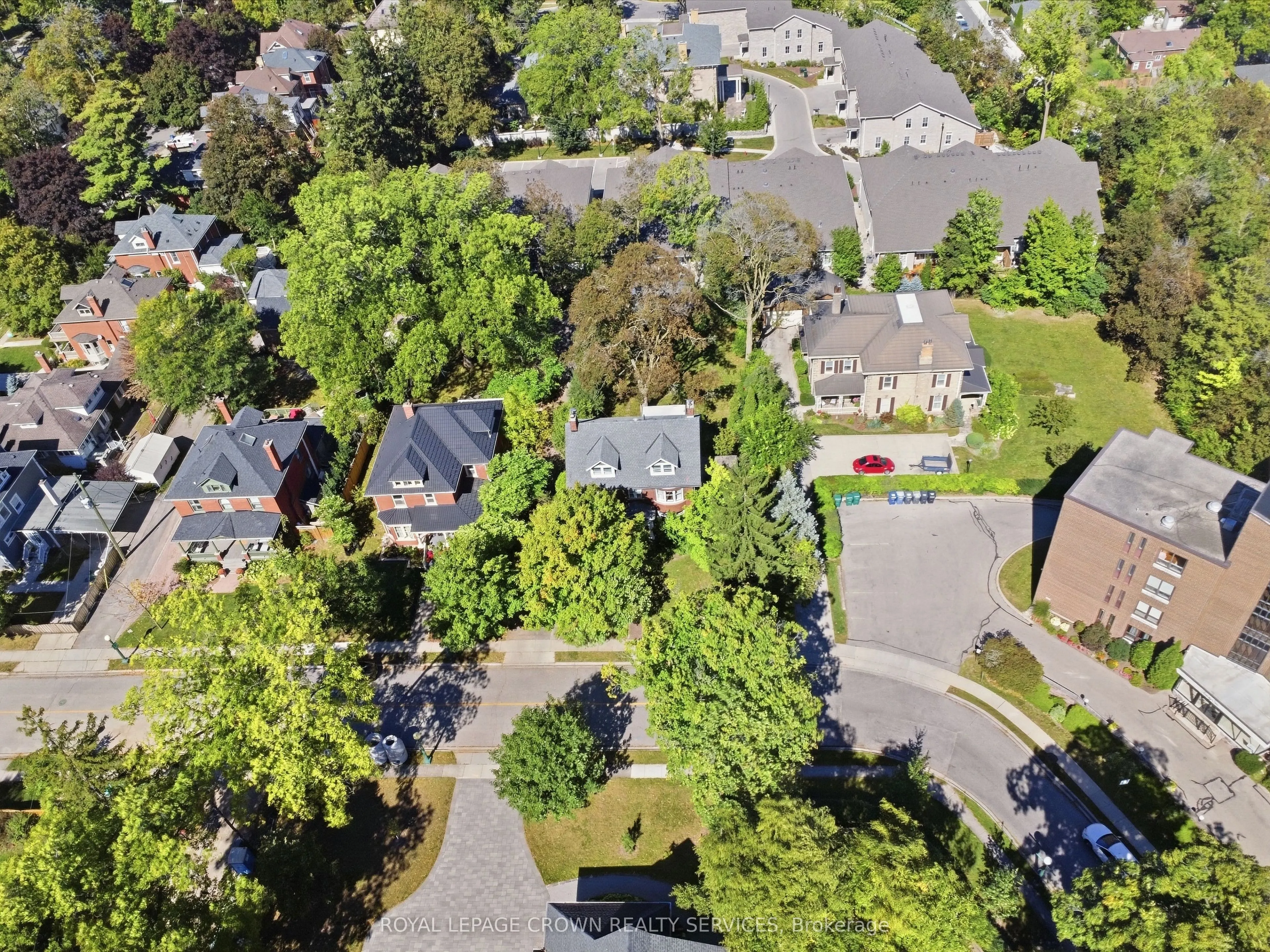 32 Wentworth Avenue