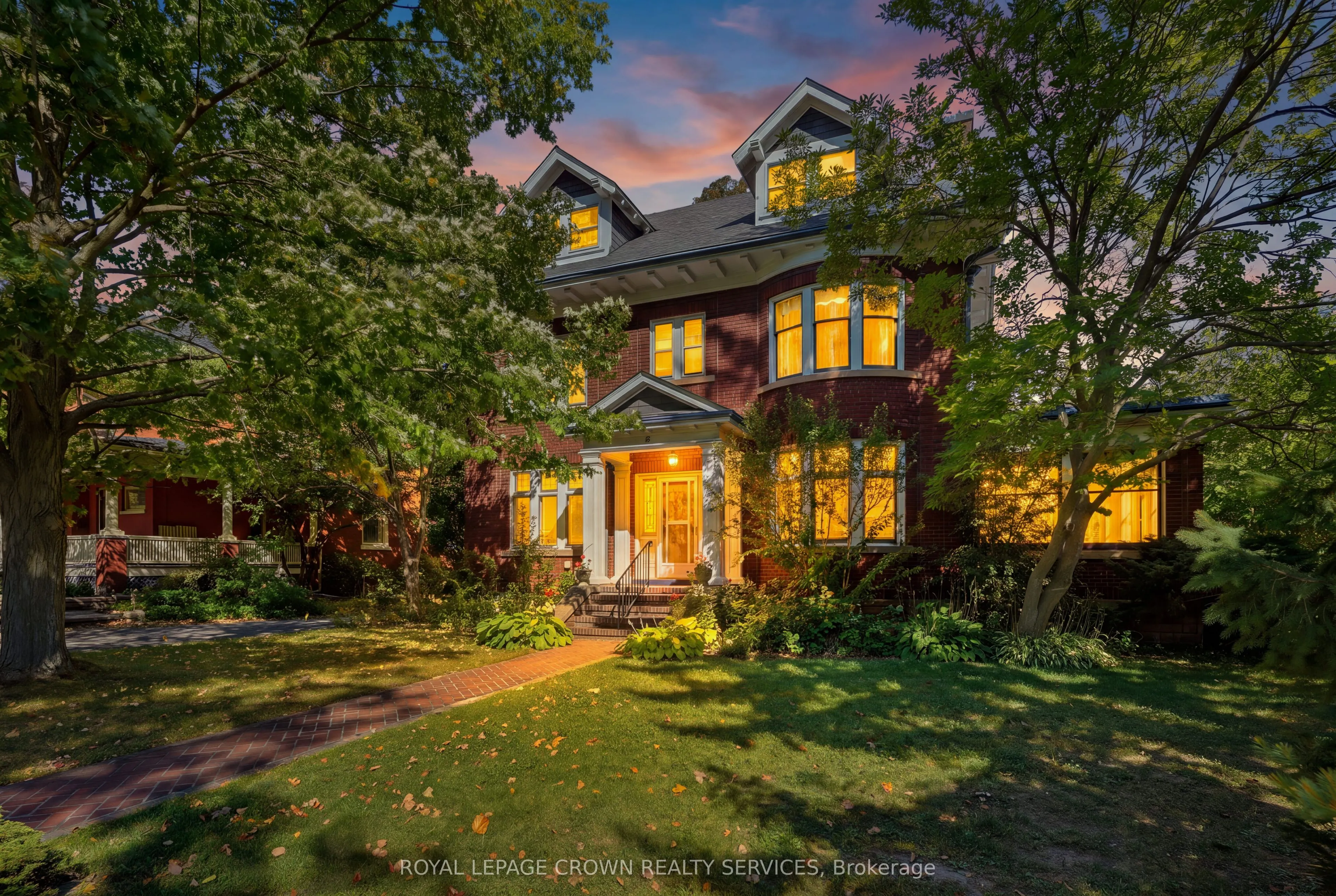 32 Wentworth Avenue