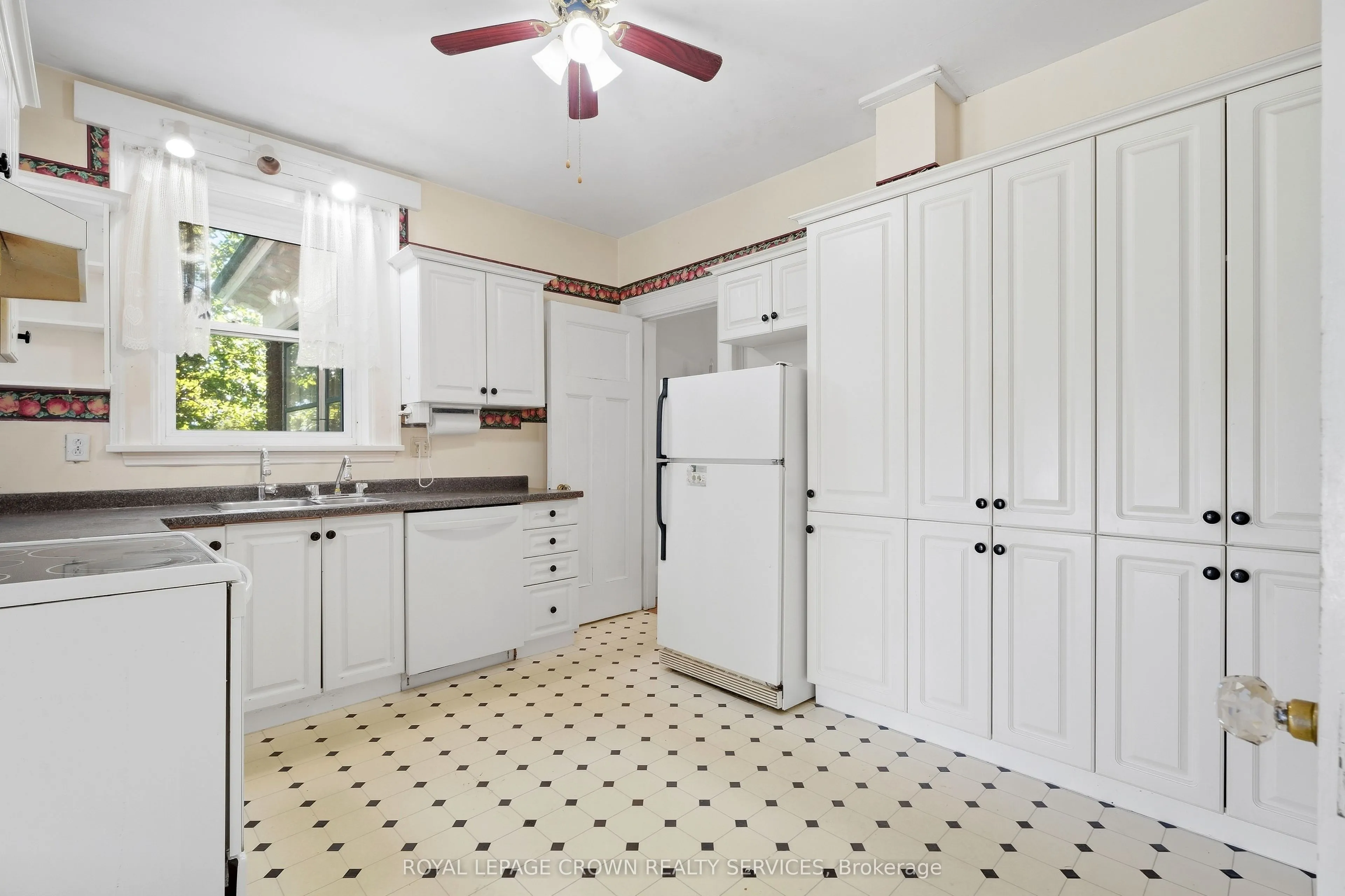 32 Wentworth Avenue