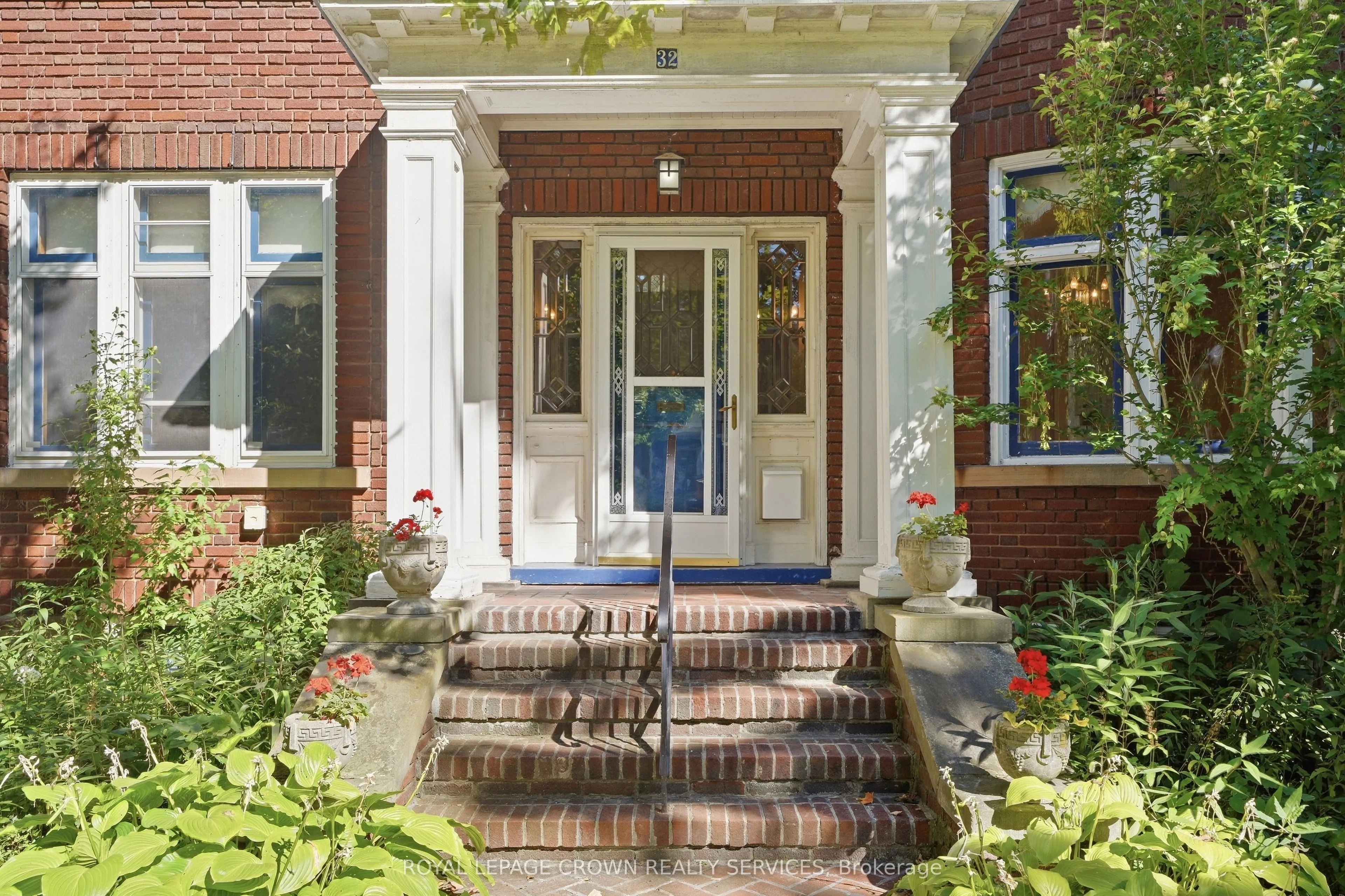 32 Wentworth Avenue