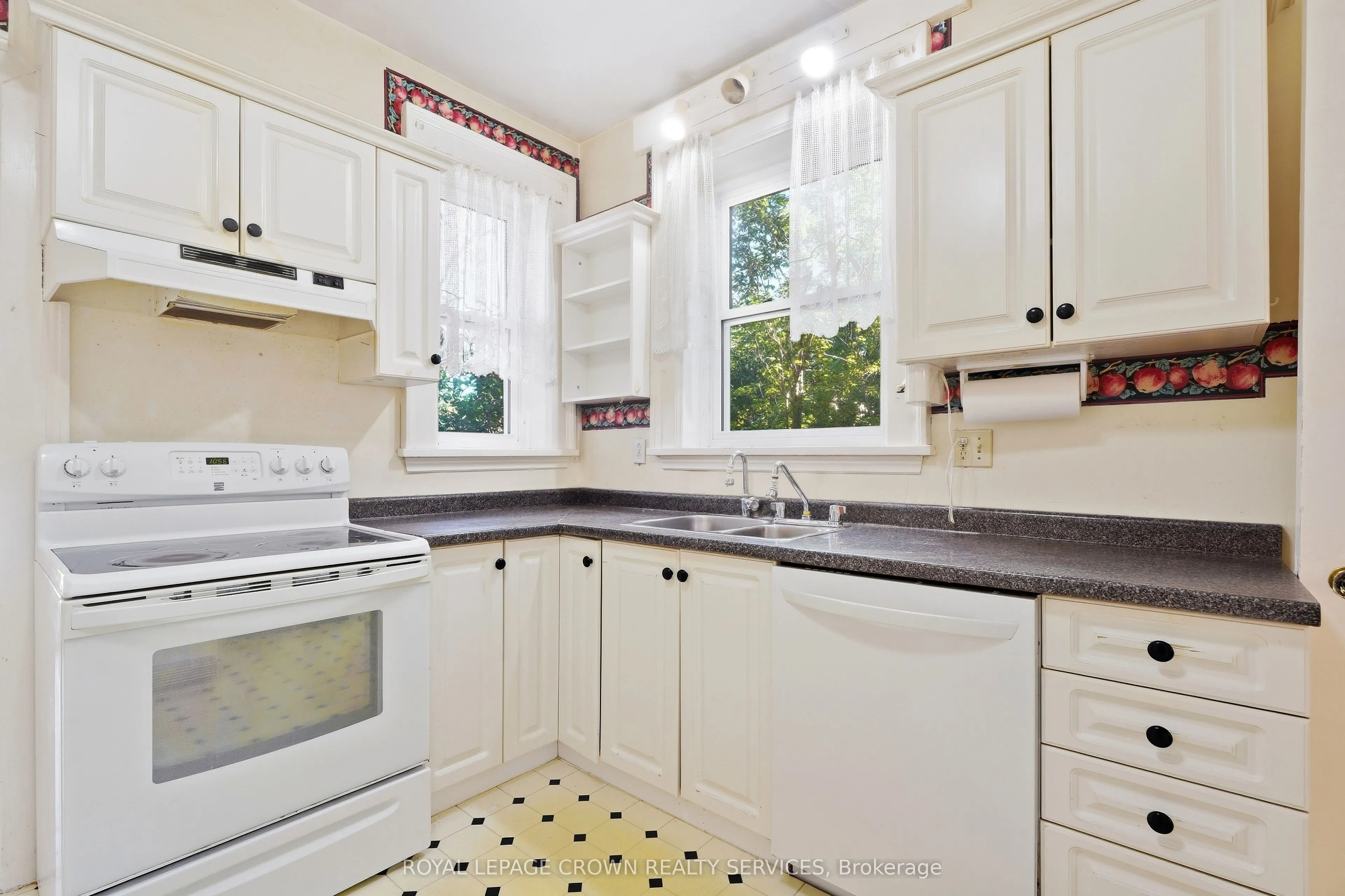 32 Wentworth Avenue