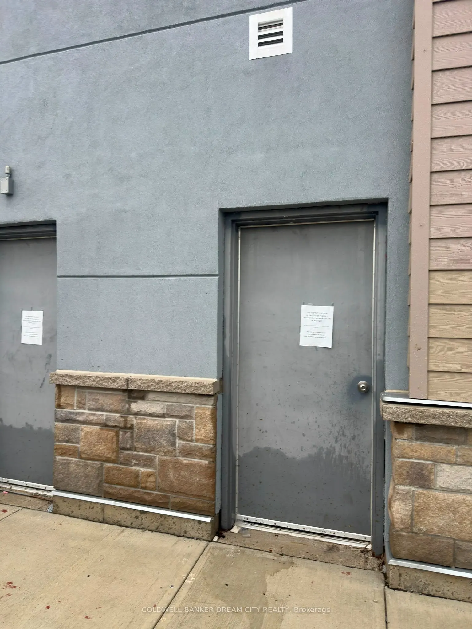 200 montclair Drive #15-16