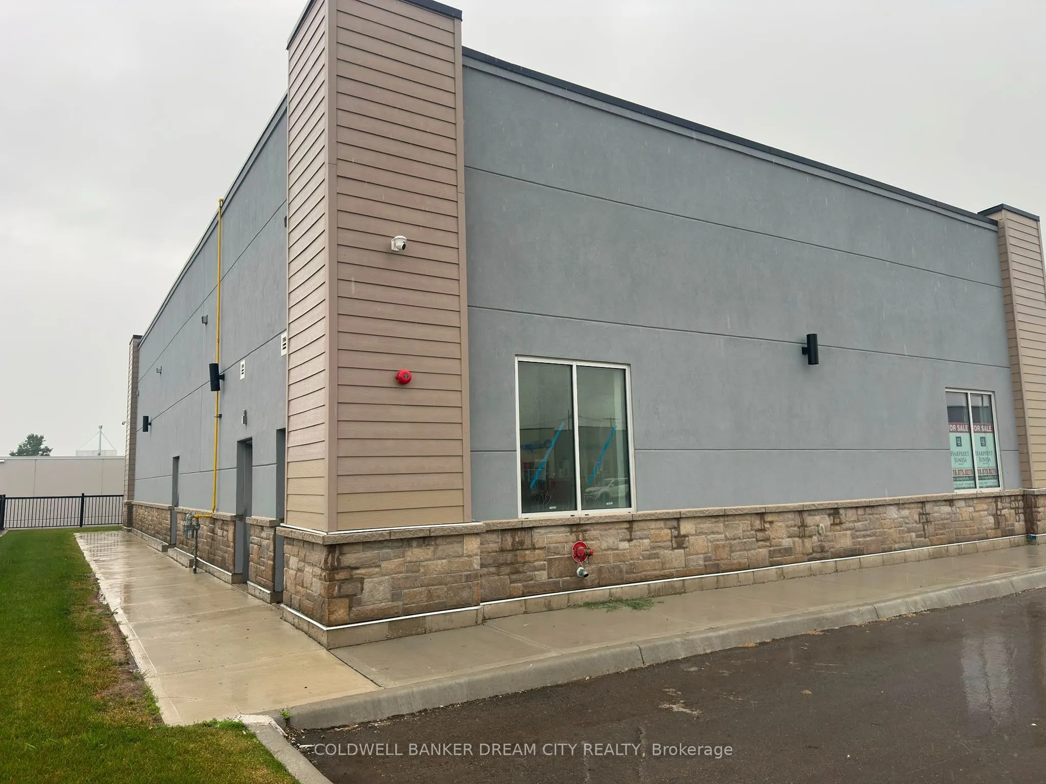 200 montclair Drive #15-16