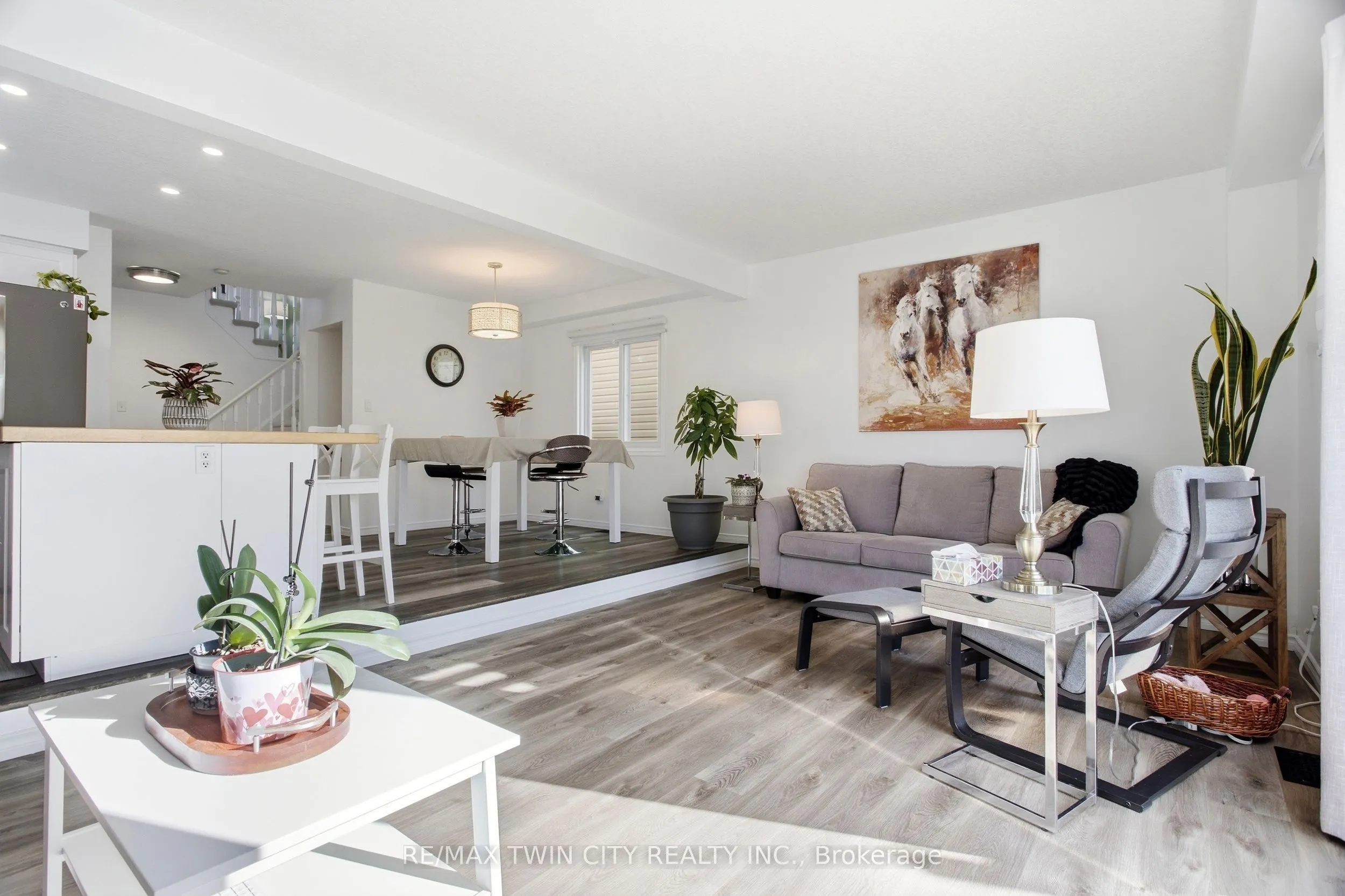 15 Cannes Street