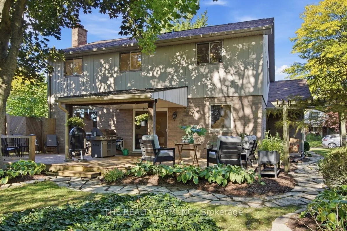 11 SOMERSET Crescent