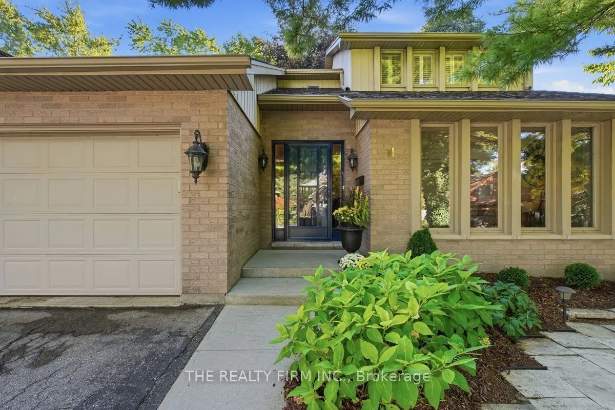 11 SOMERSET Crescent
