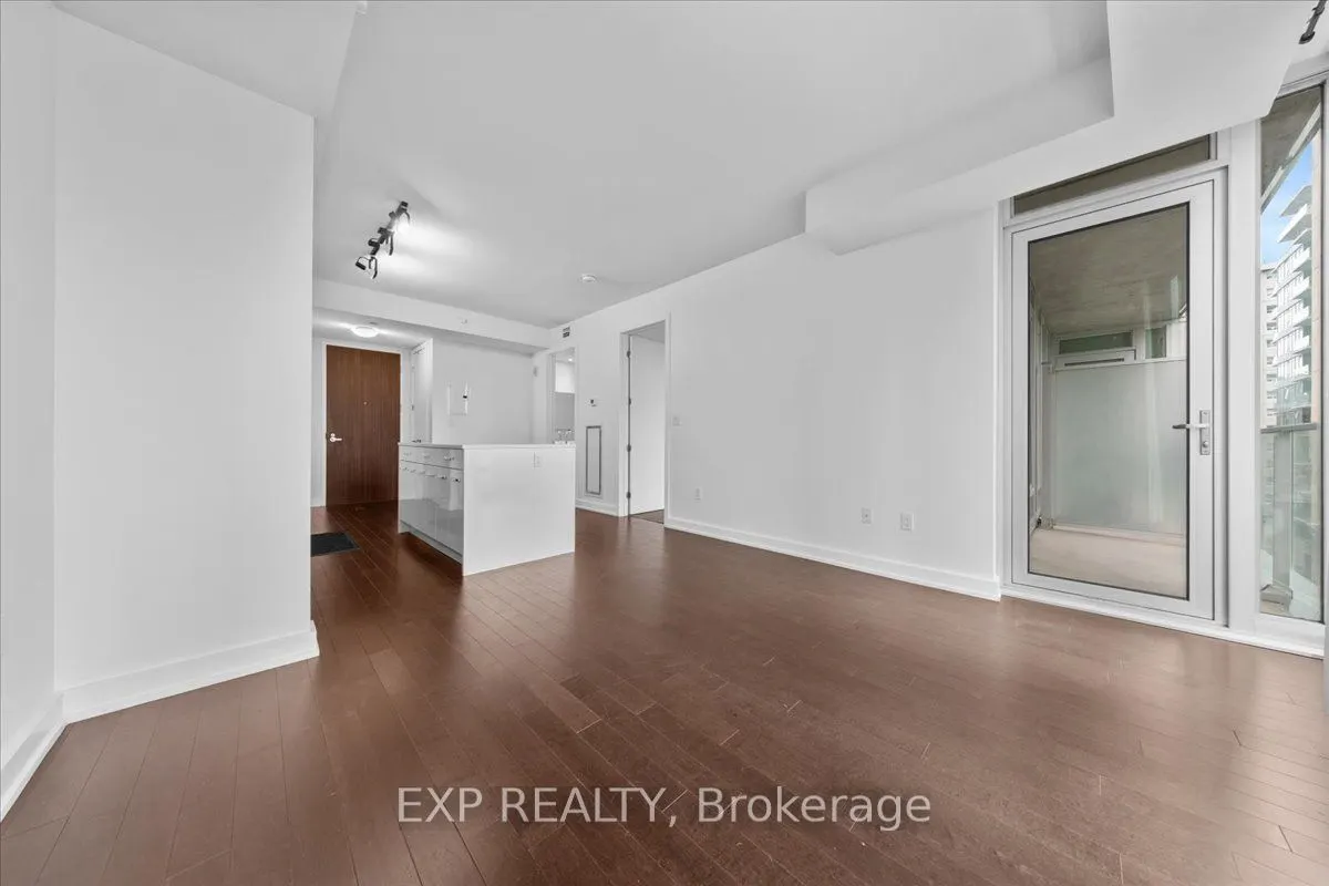 111 Champagne Avenue S #406