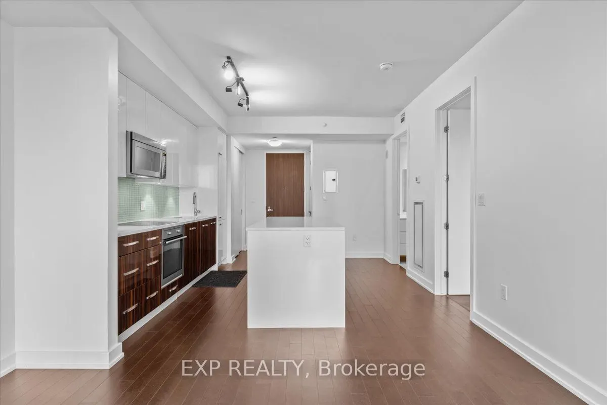 111 Champagne Avenue S #406