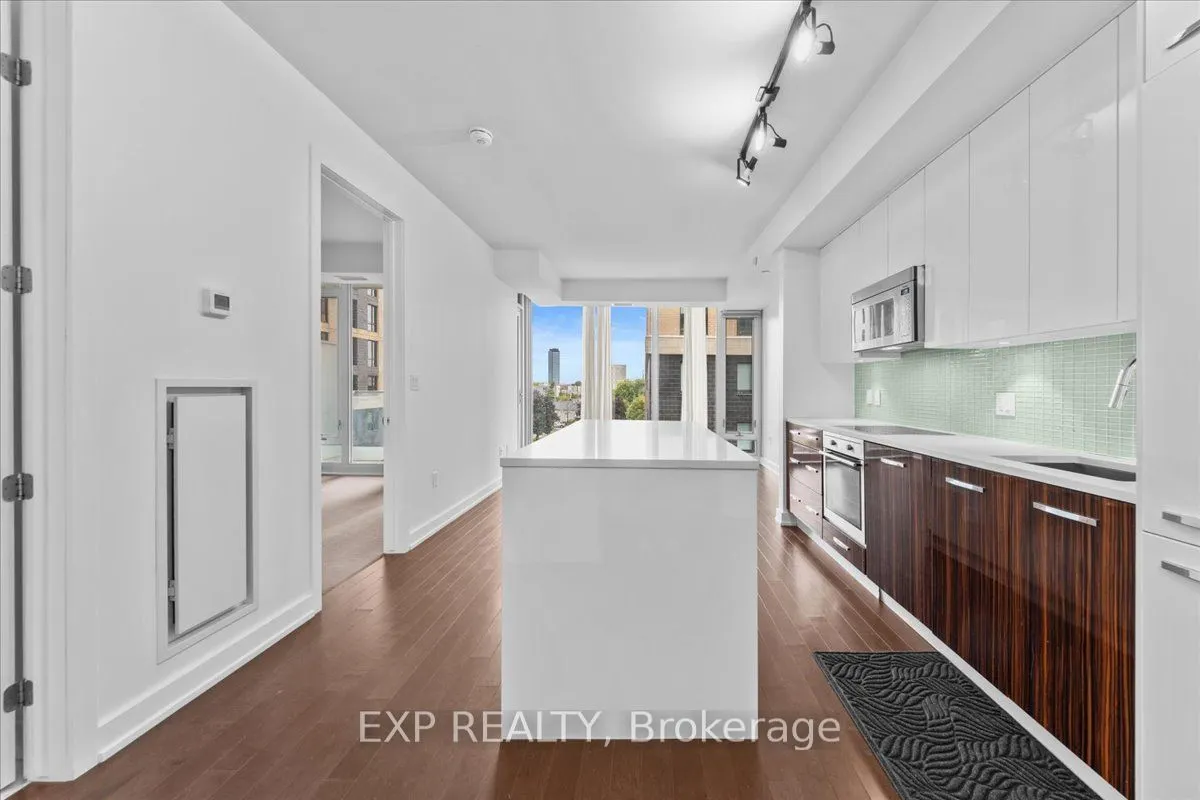 111 Champagne Avenue S #406
