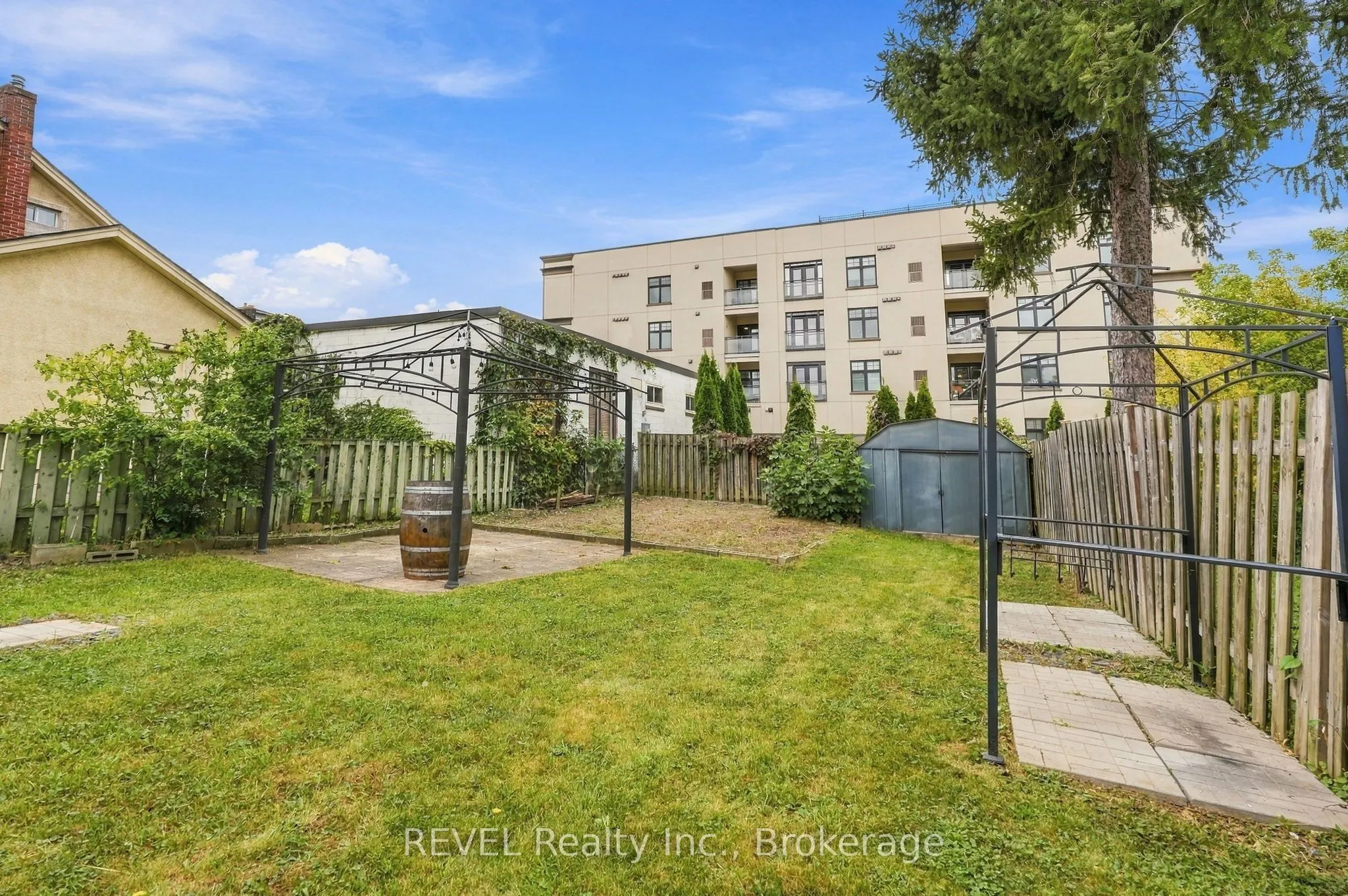 3 ORMOND Street N