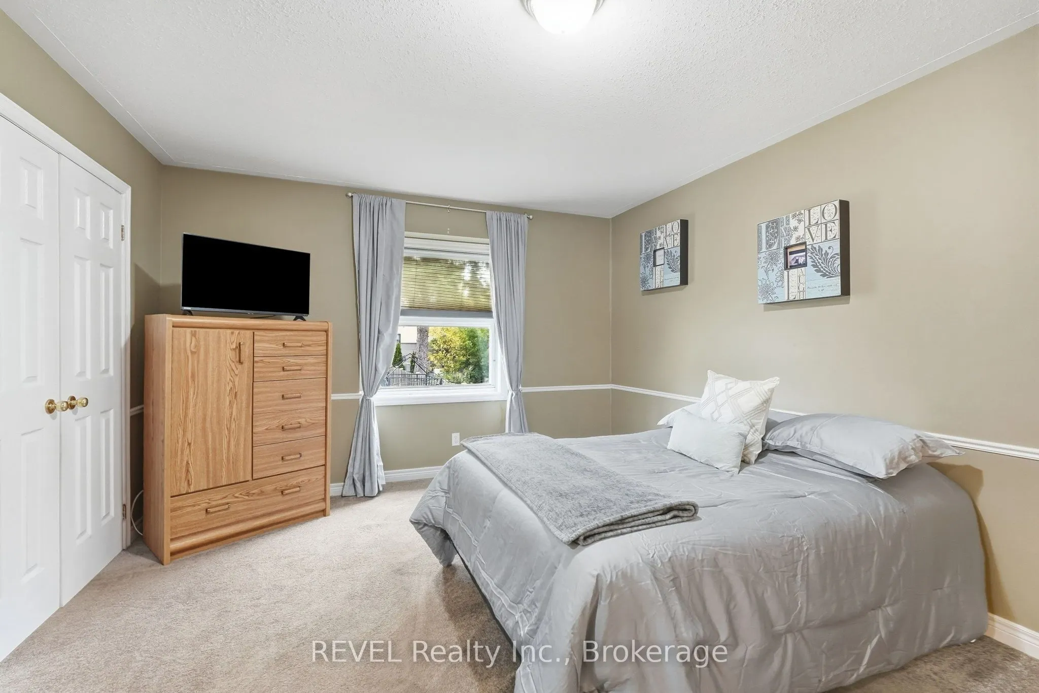 3 ORMOND Street N