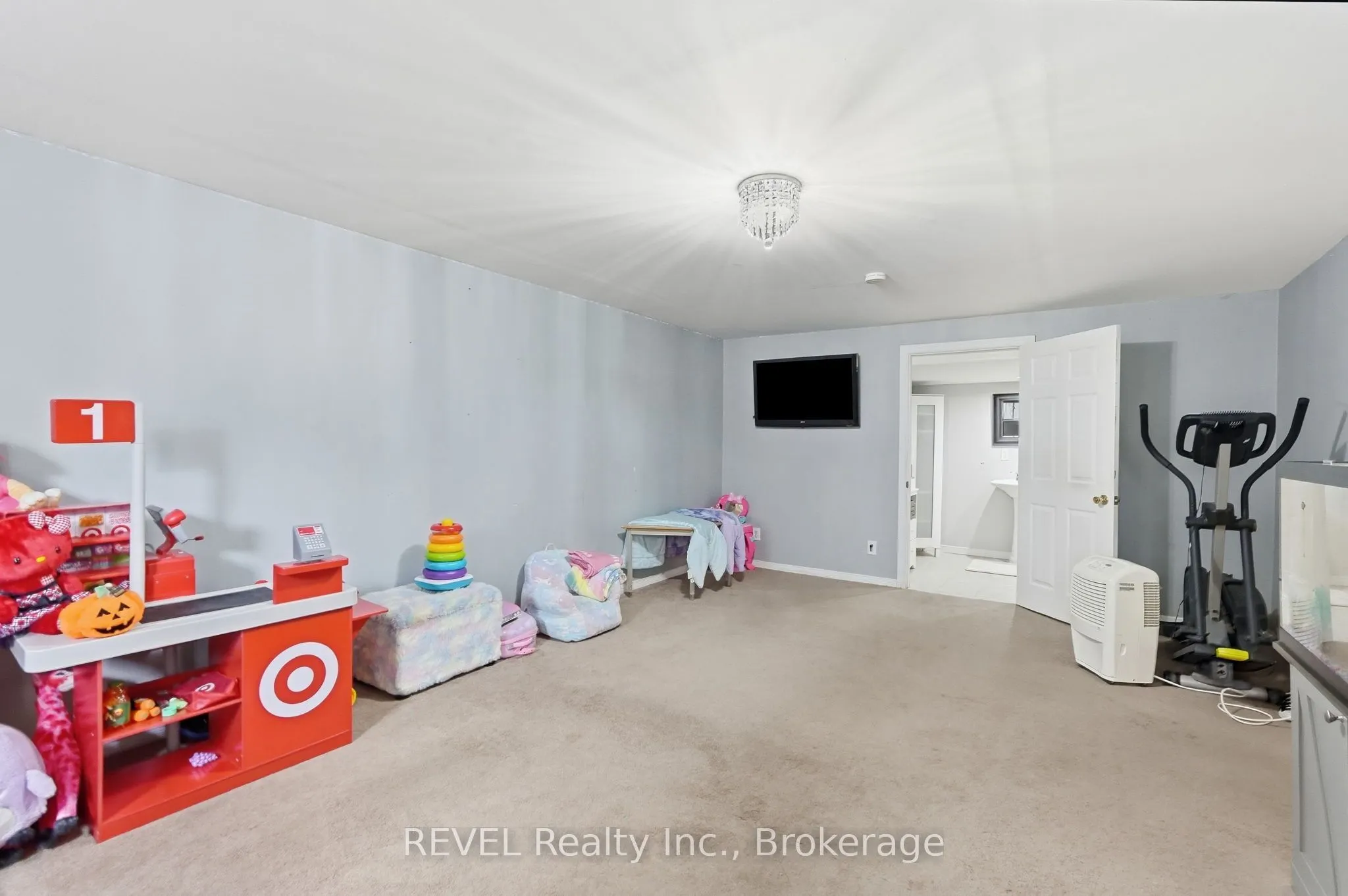 3 ORMOND Street N