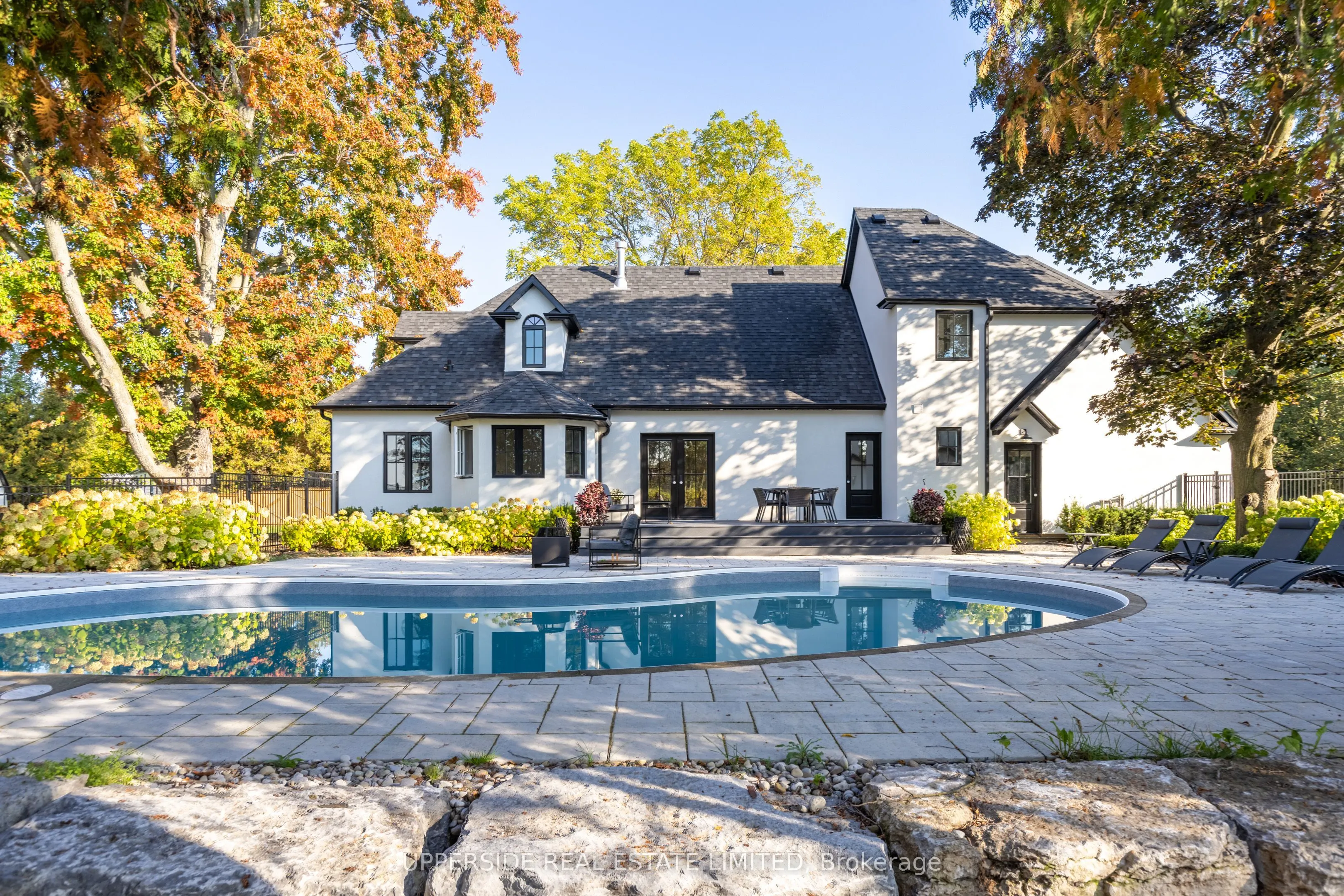 15886 Niagara Parkway
