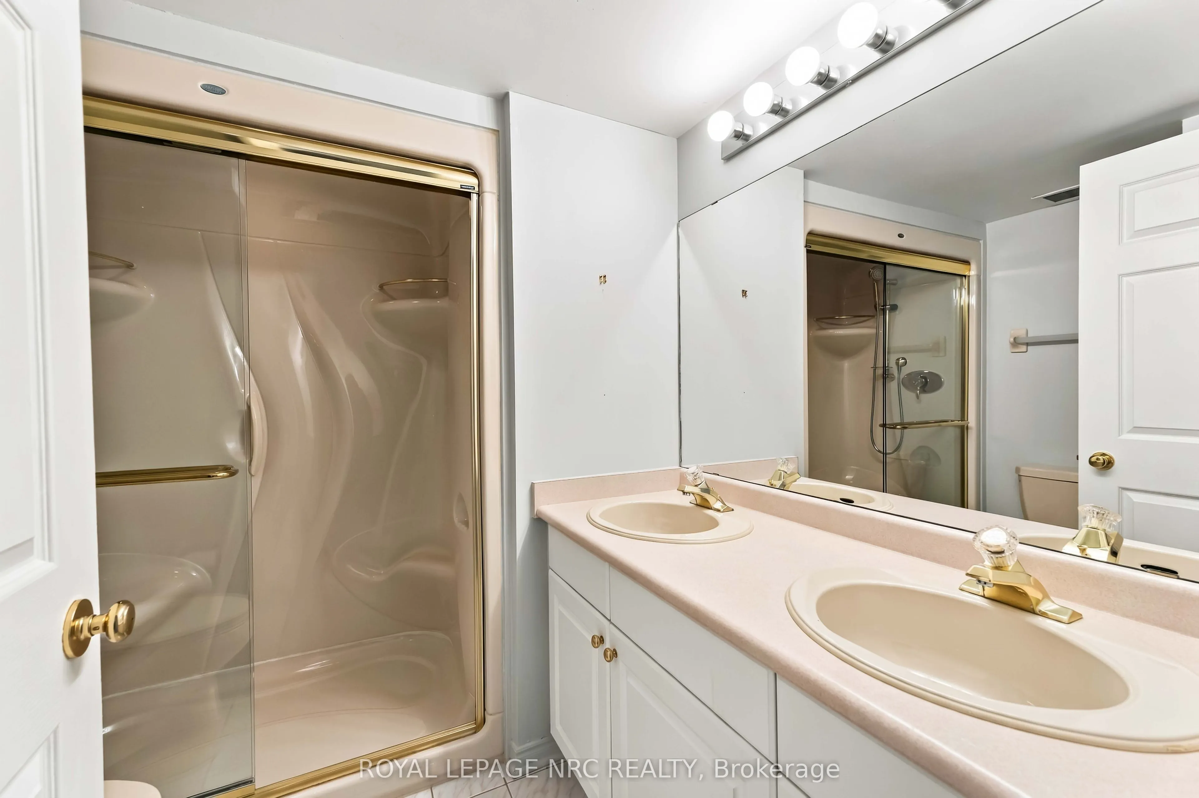 4090 JOHN CHARLES Boulevard #205