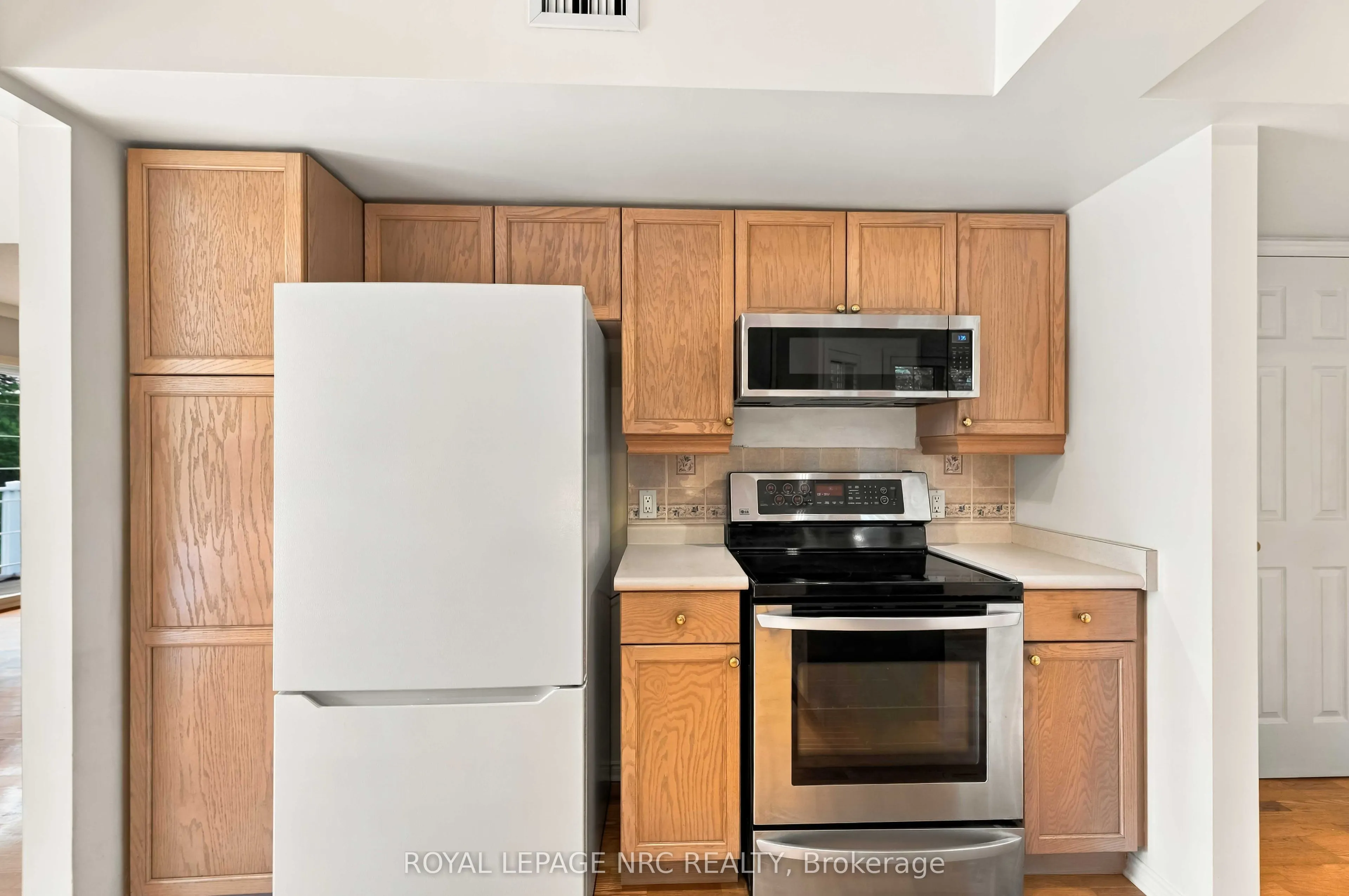 4090 JOHN CHARLES Boulevard #205
