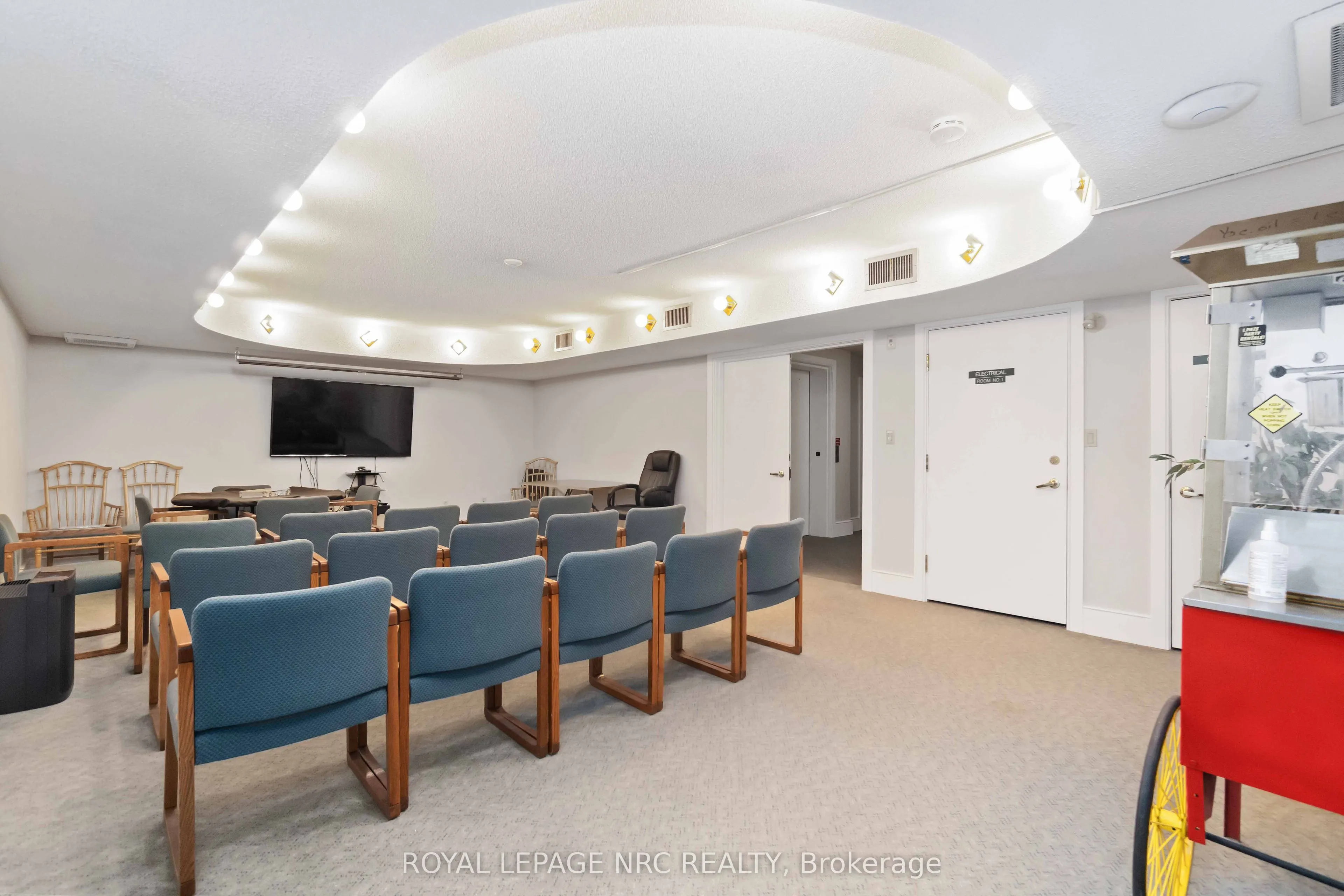 4090 JOHN CHARLES Boulevard #205
