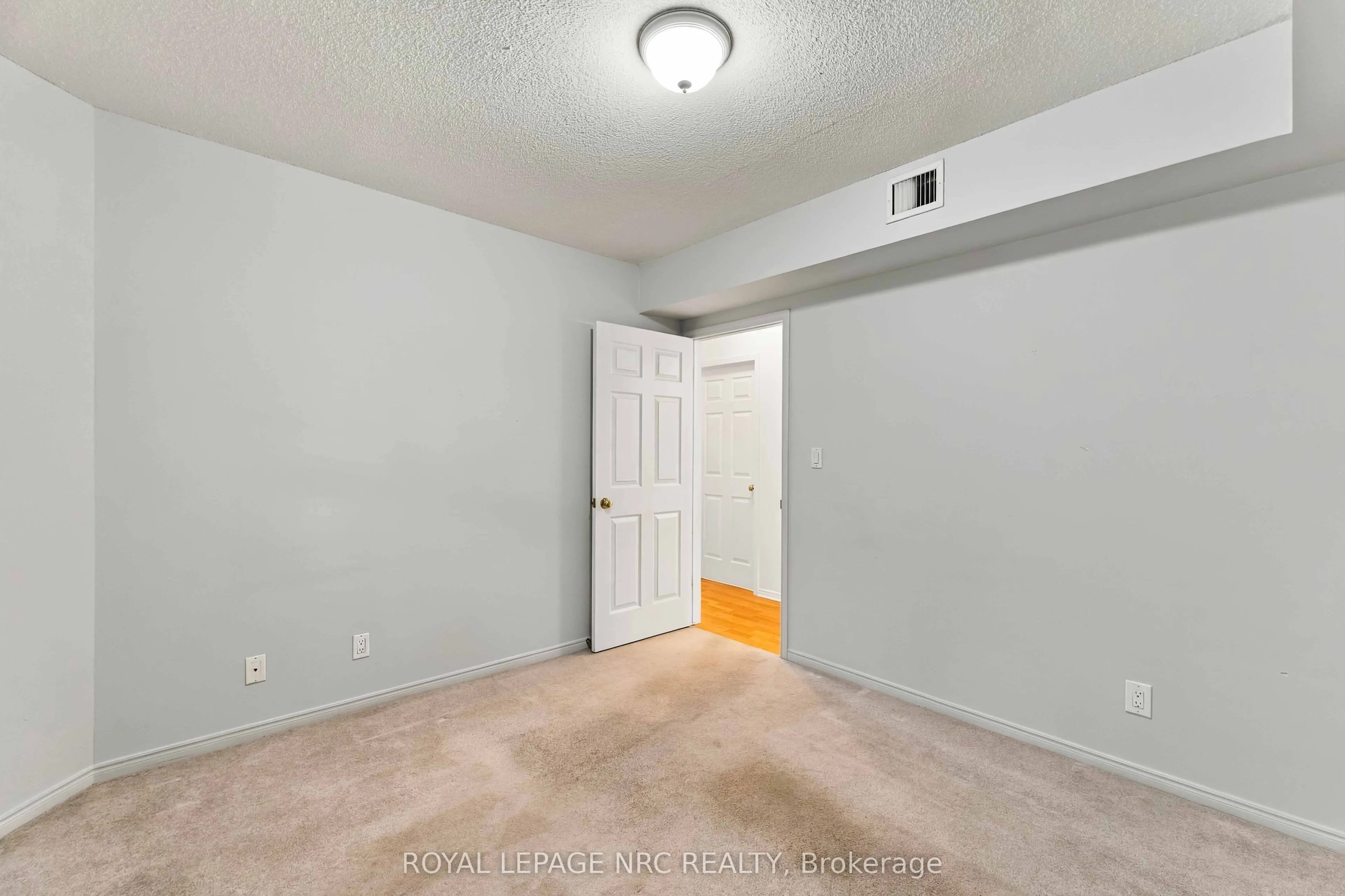 4090 JOHN CHARLES Boulevard #205