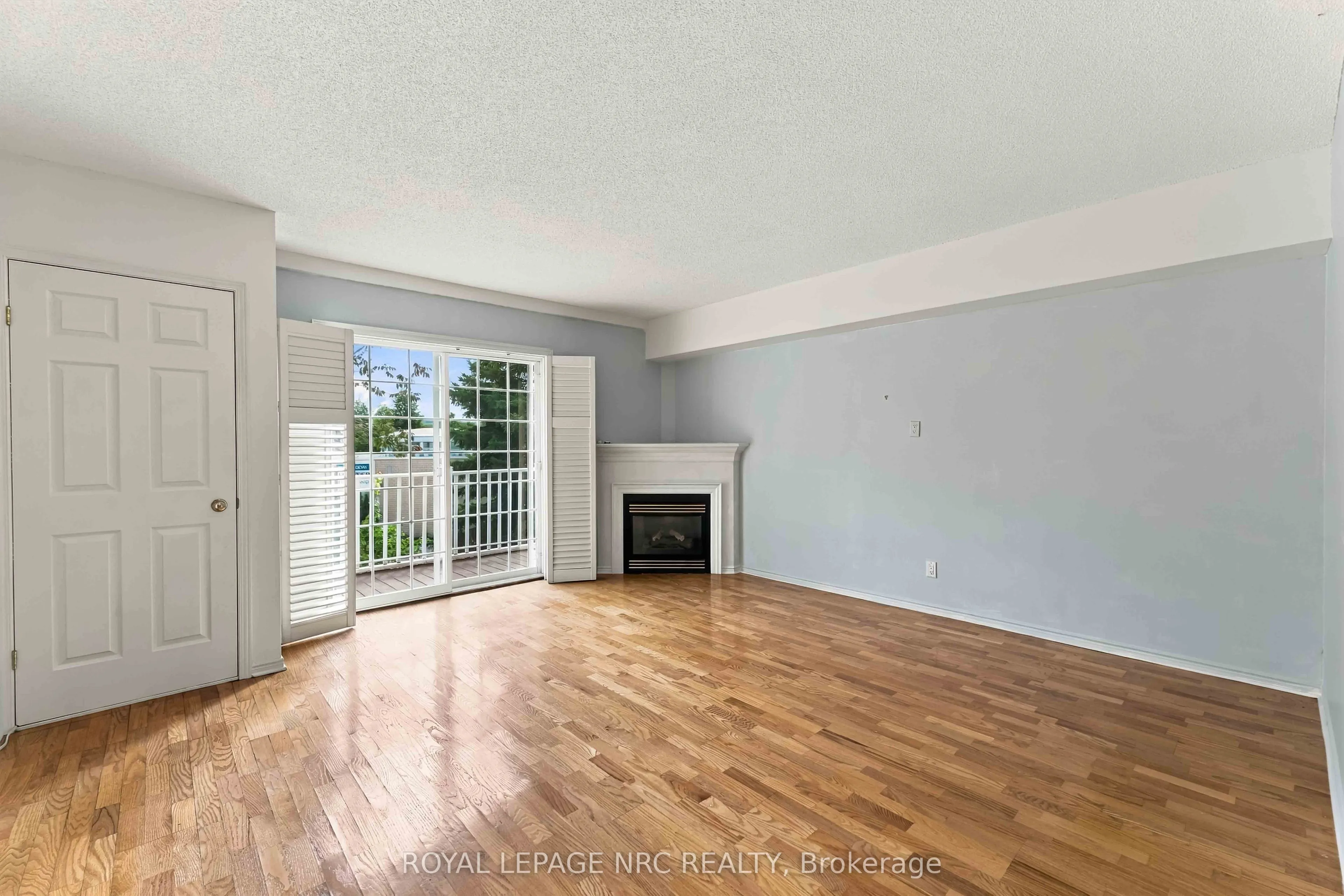 4090 JOHN CHARLES Boulevard #205