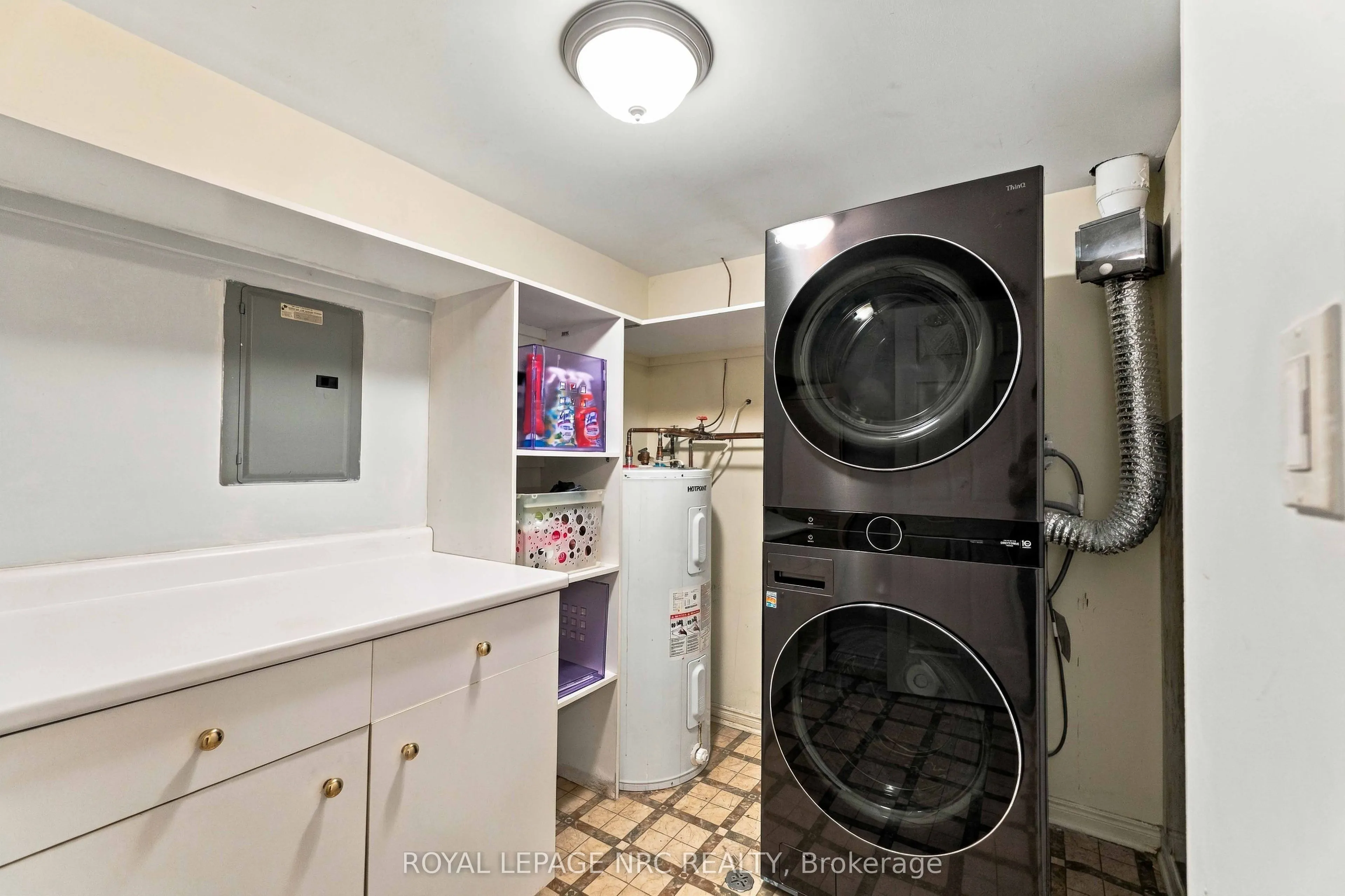 4090 JOHN CHARLES Boulevard #205