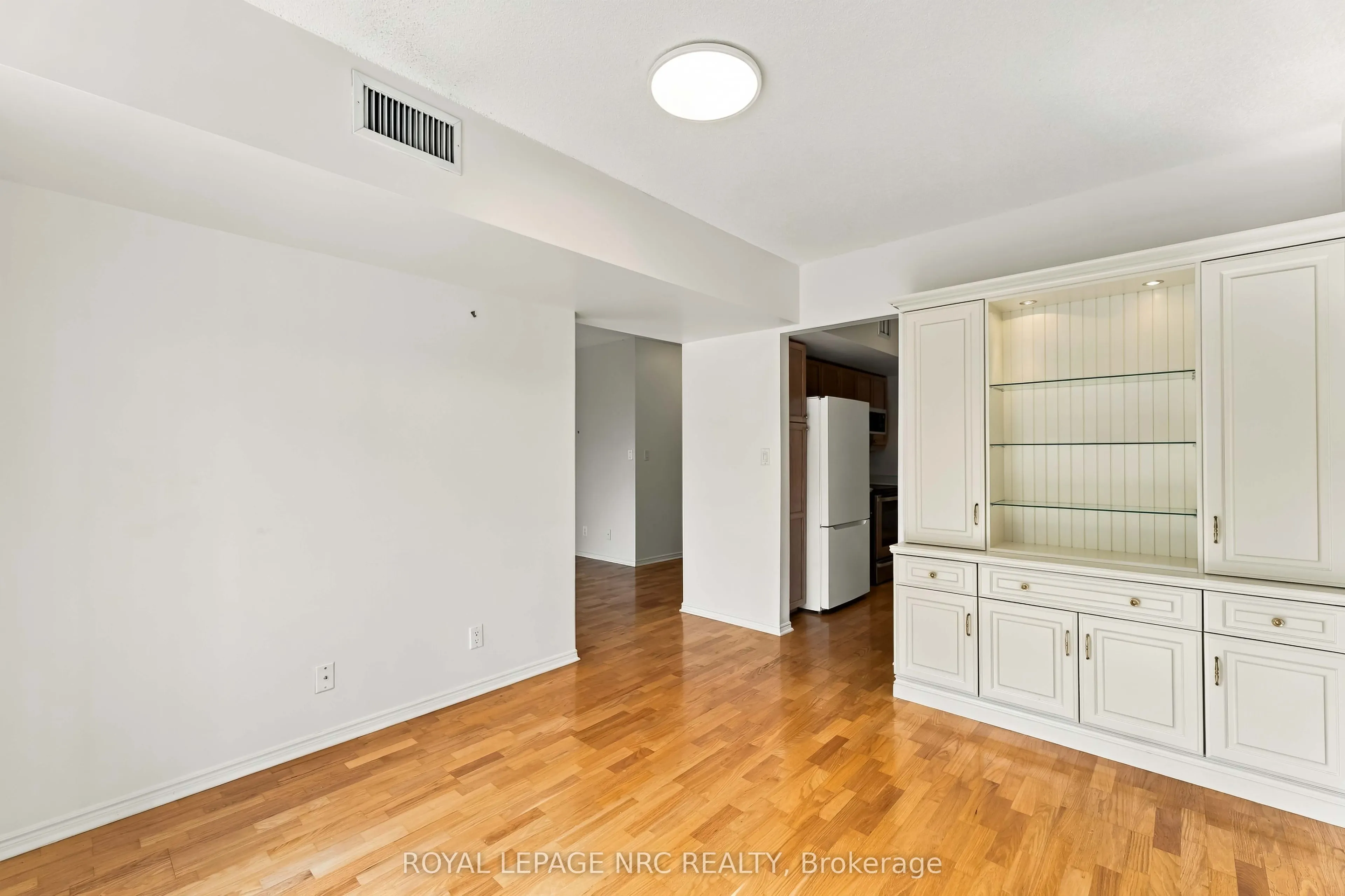 4090 JOHN CHARLES Boulevard #205