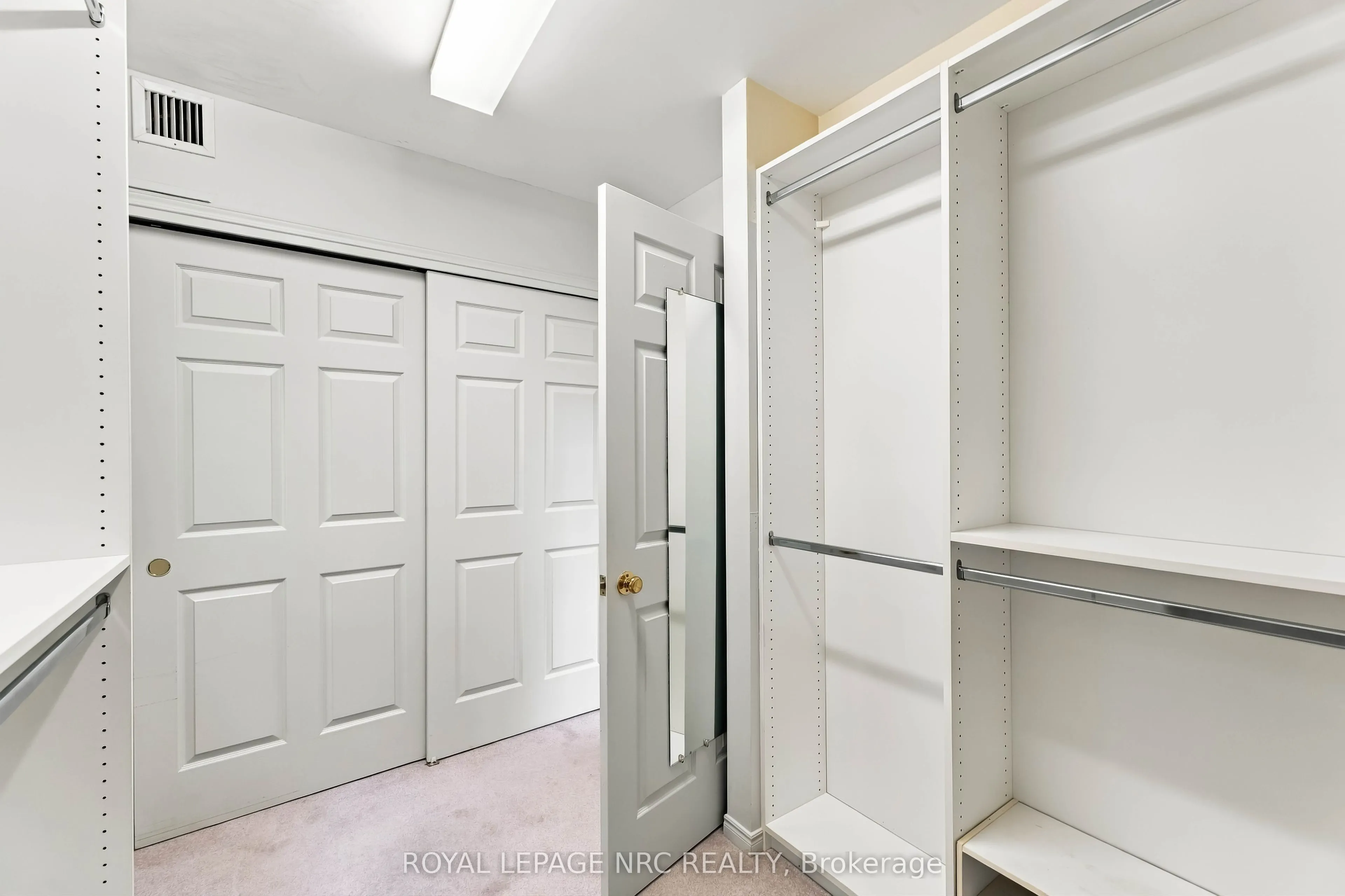 4090 JOHN CHARLES Boulevard #205