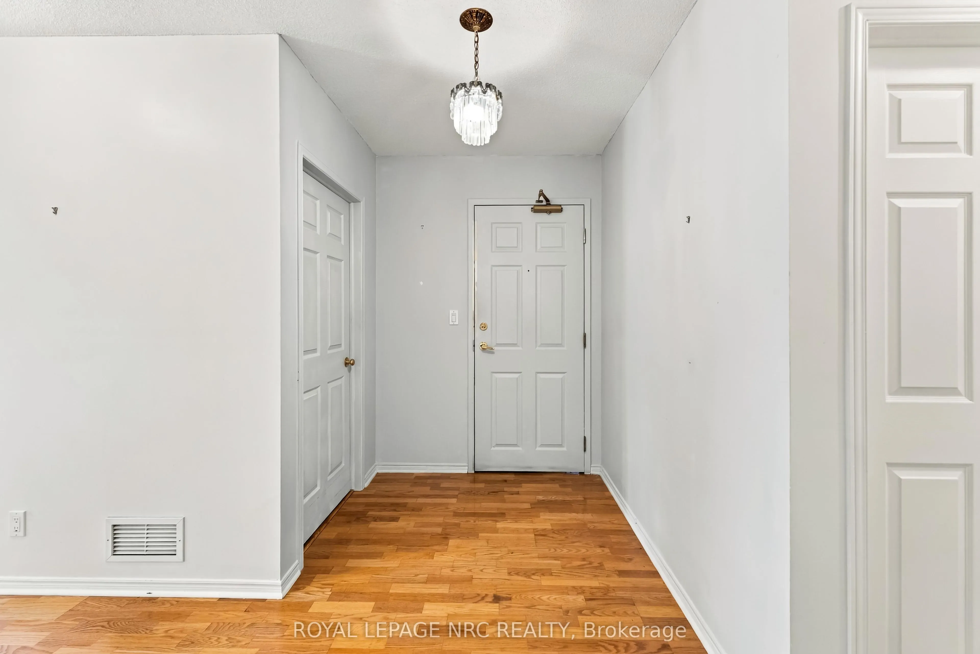 4090 JOHN CHARLES Boulevard #205