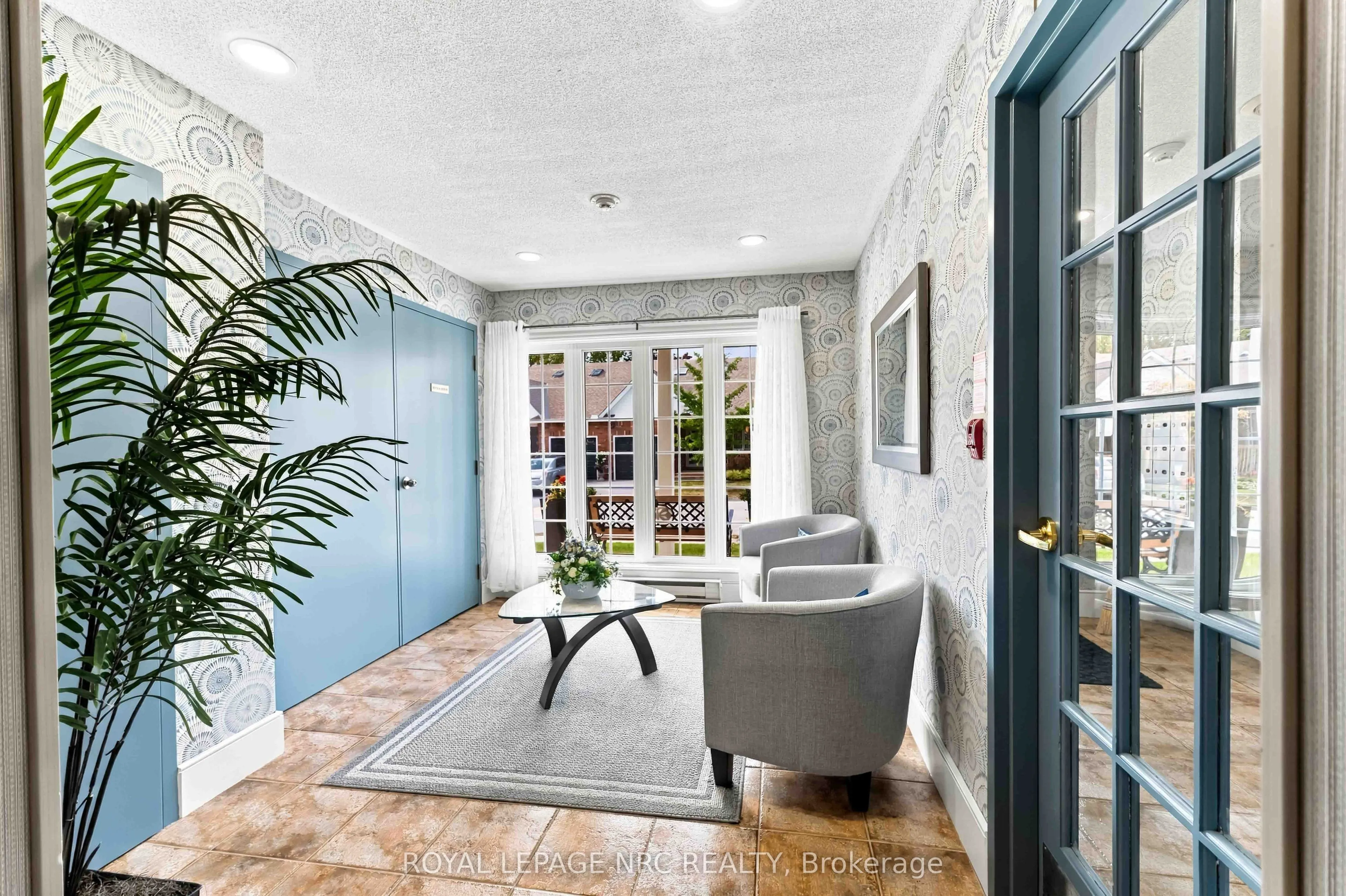 4090 JOHN CHARLES Boulevard #205
