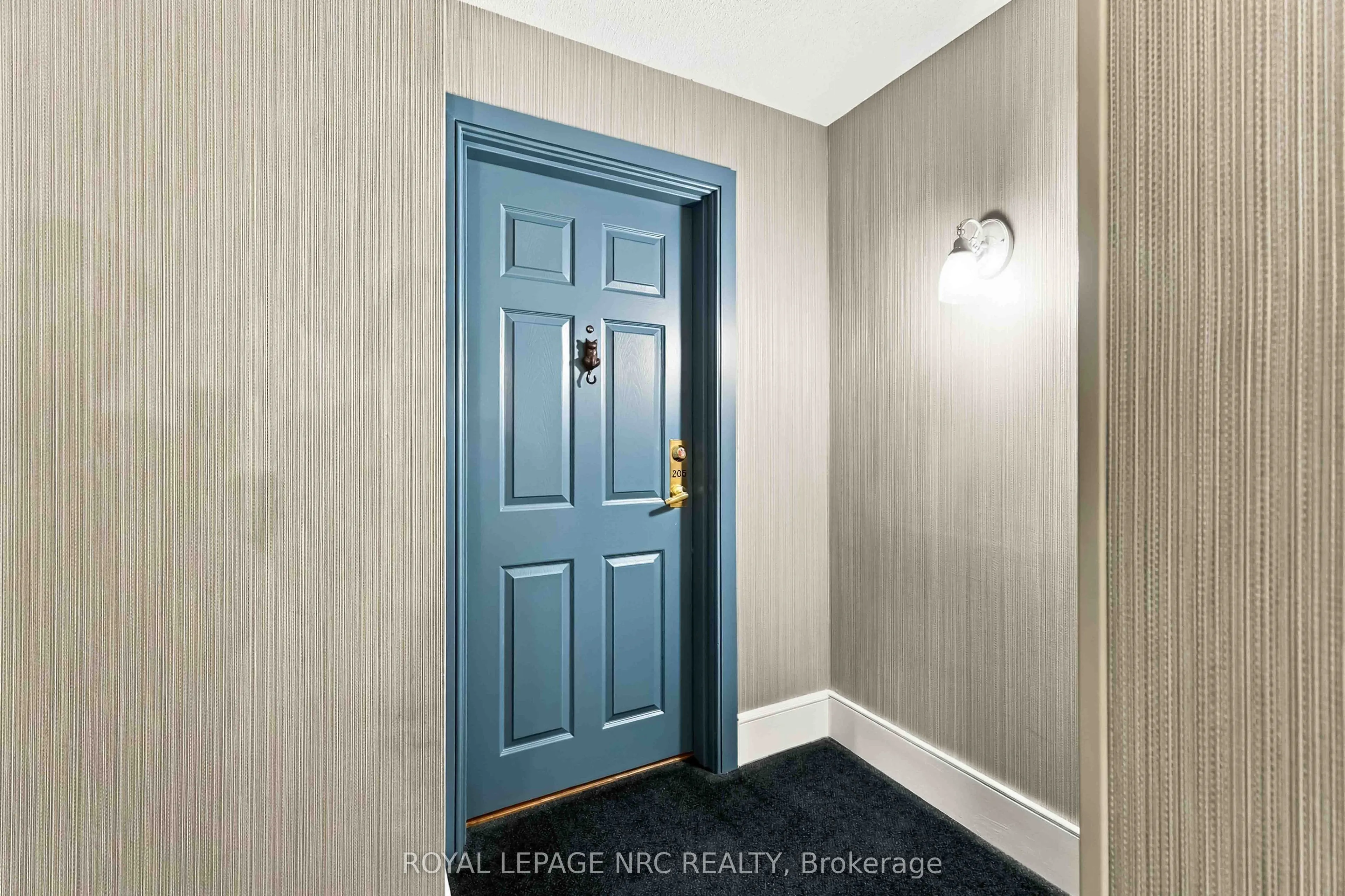 4090 JOHN CHARLES Boulevard #205