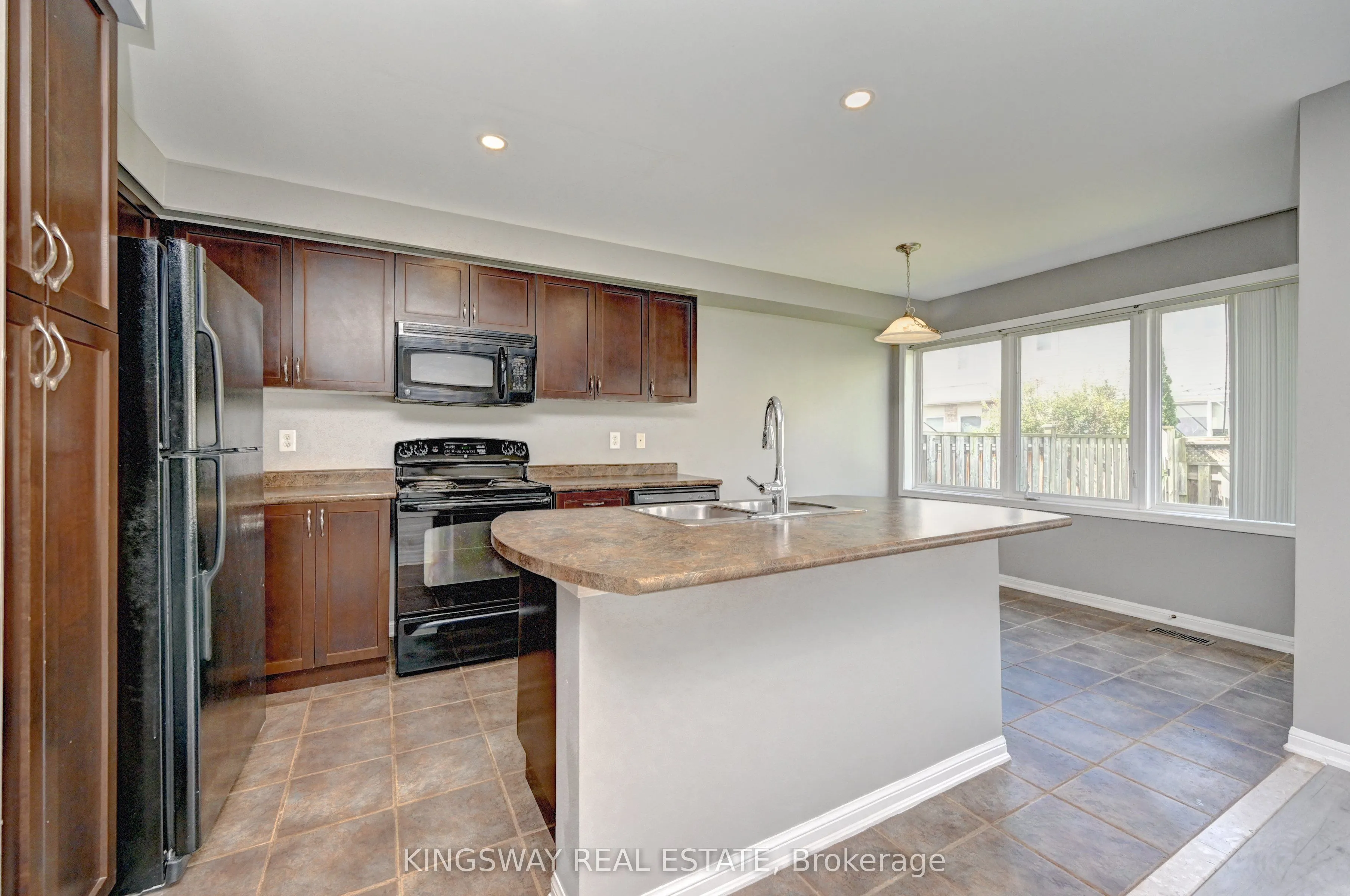 103 Blackbird Circle