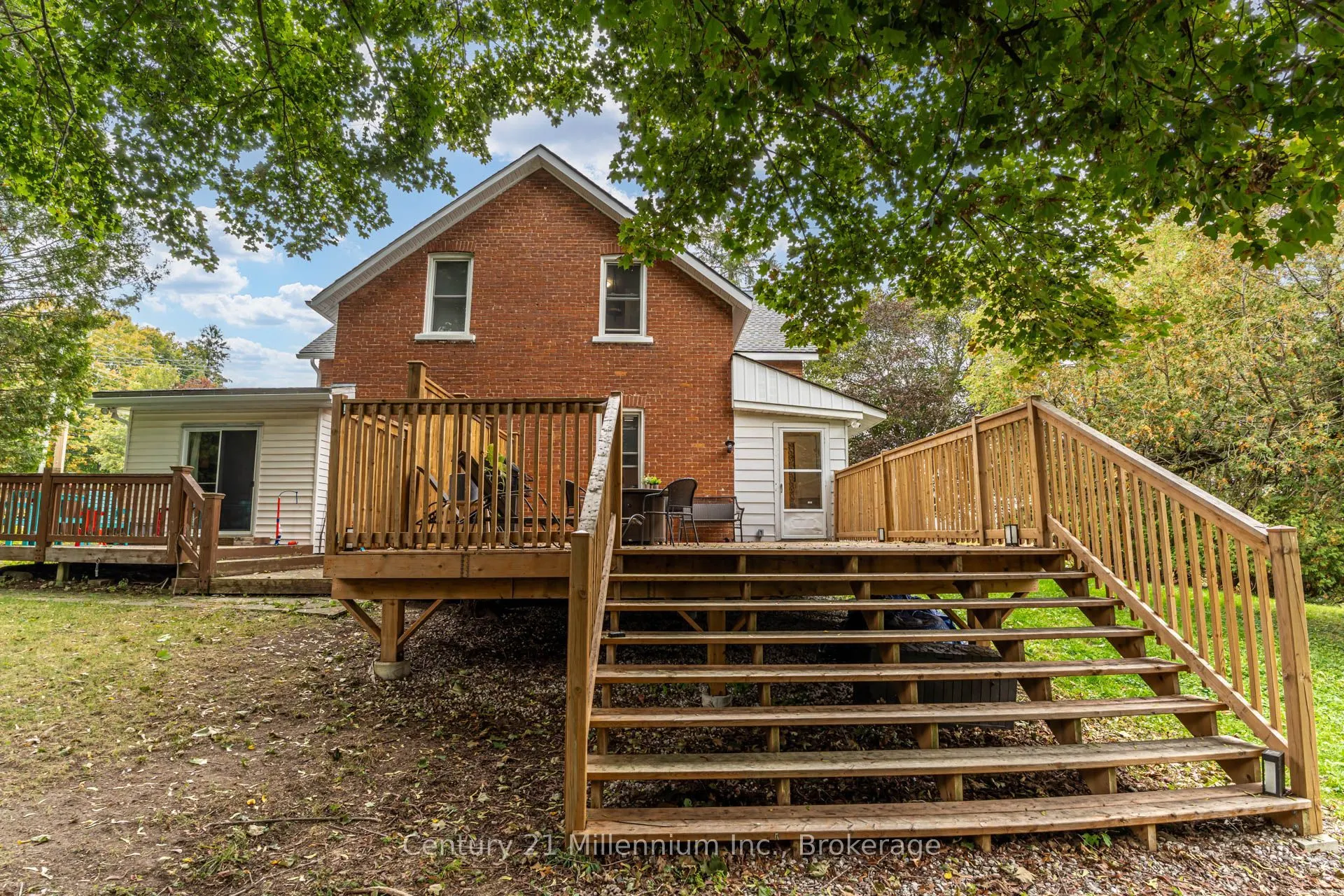 375 19th Street W
