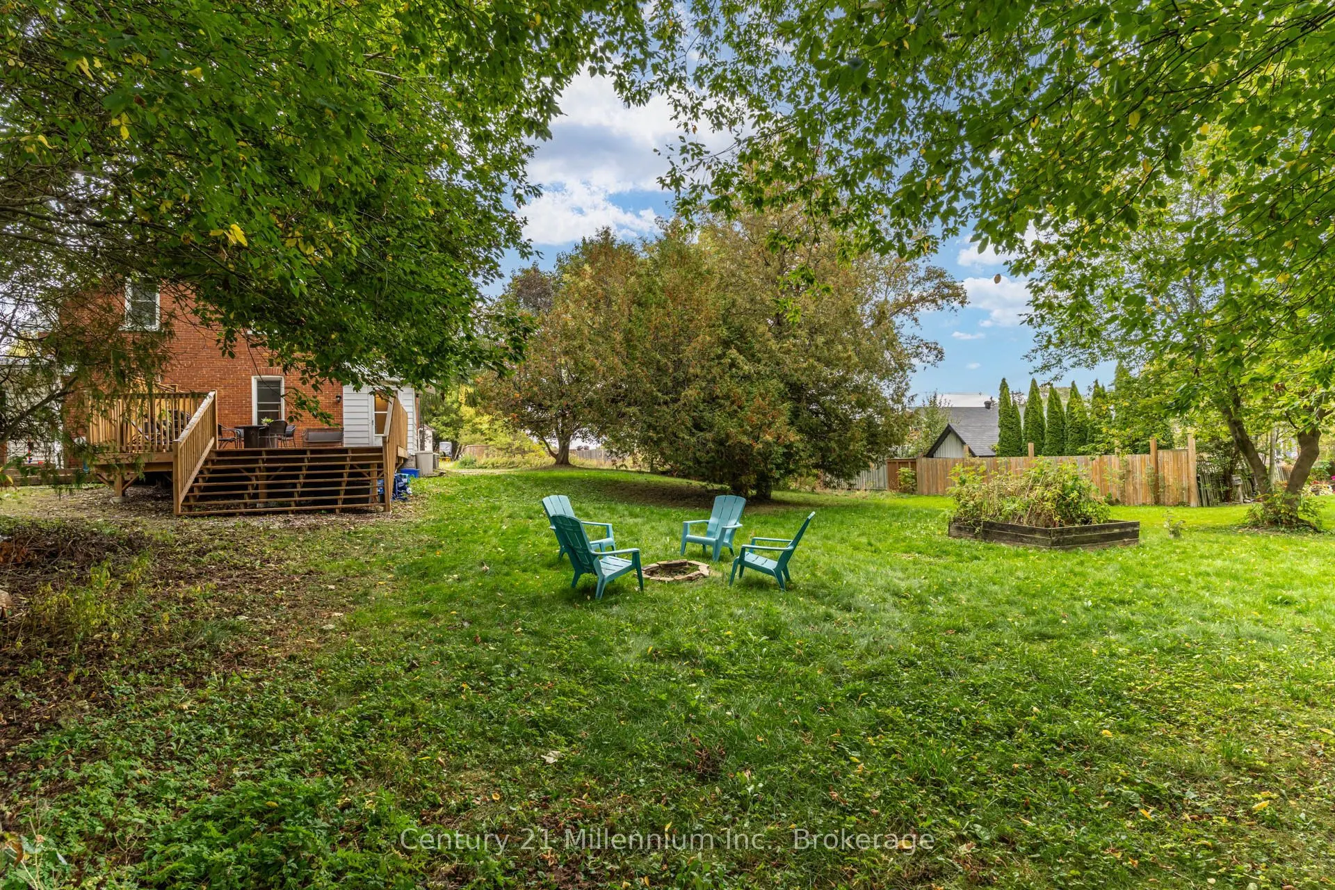 375 19th Street W