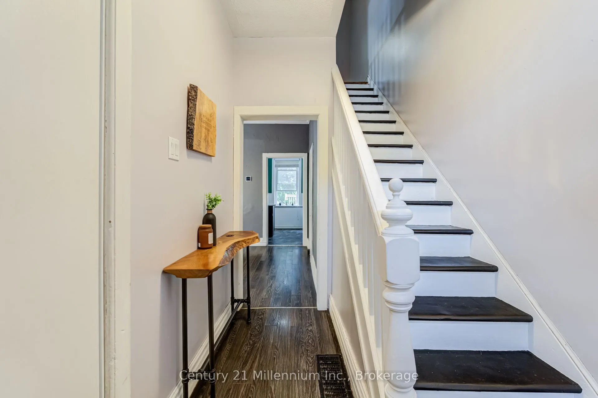 375 19th Street W