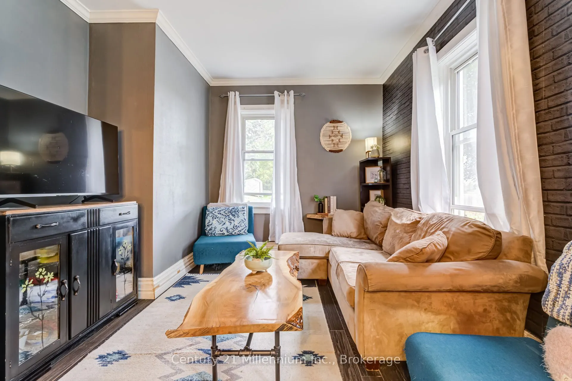 375 19th Street W