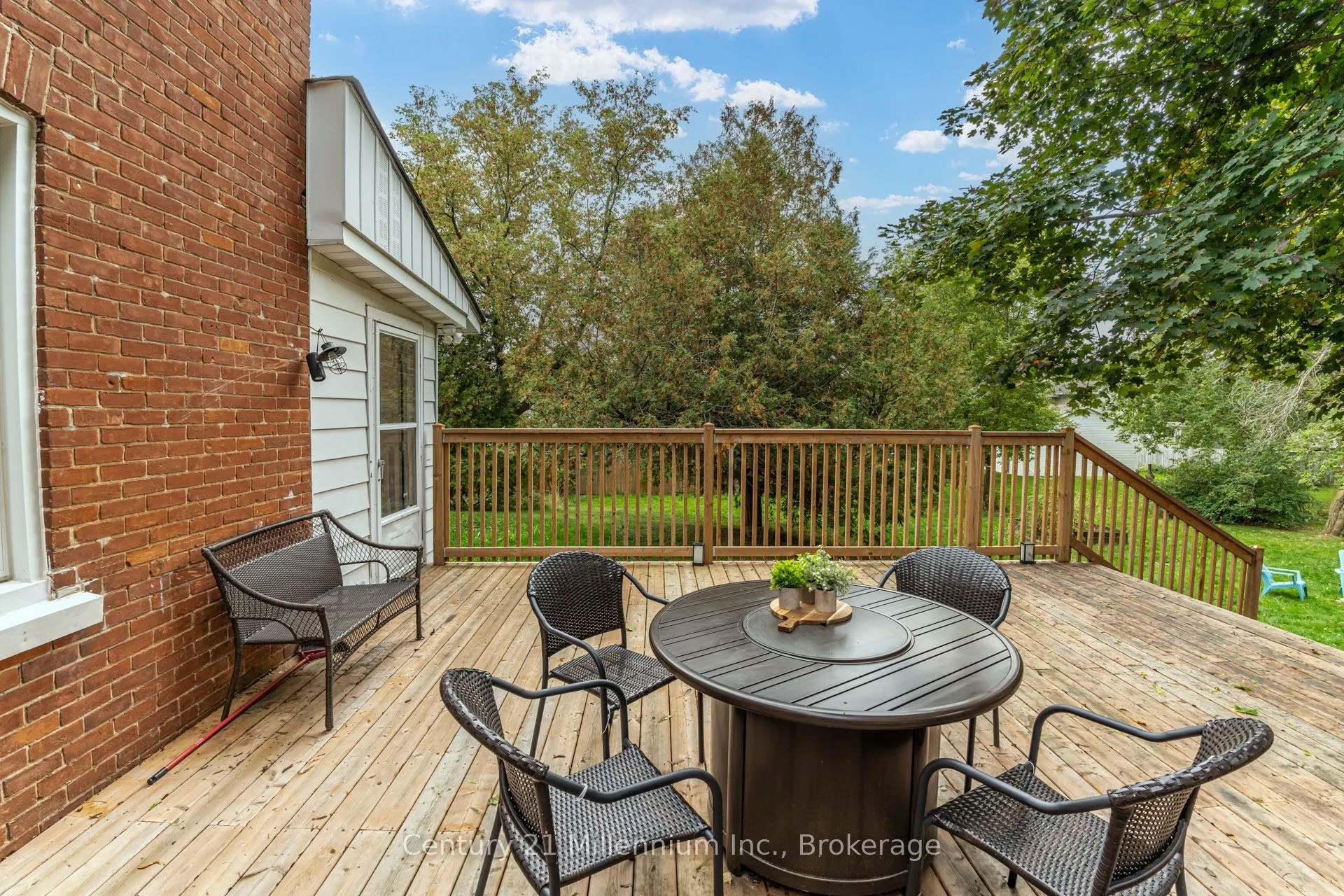375 19th Street W
