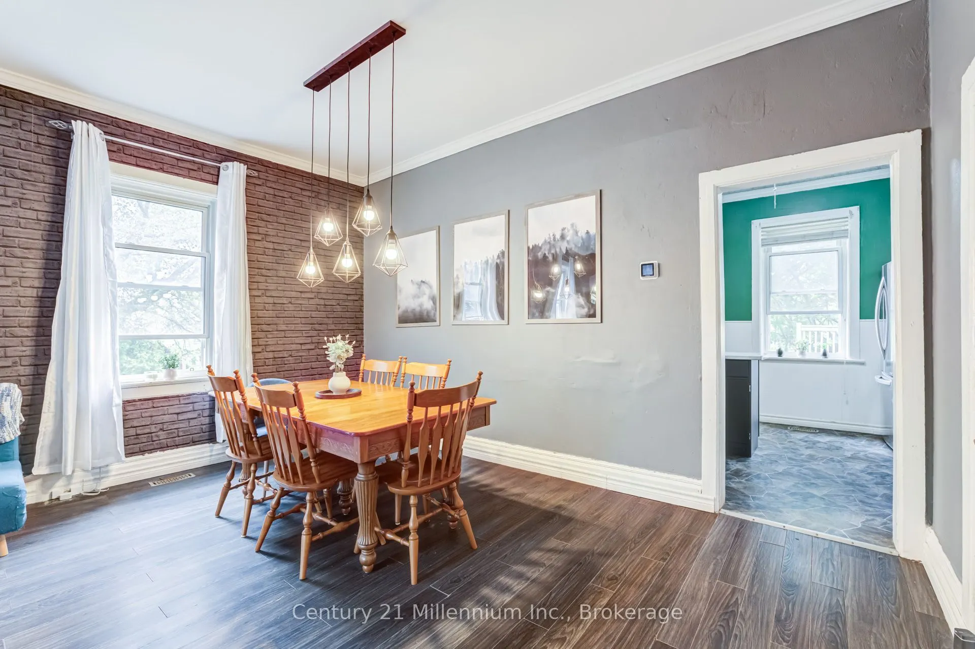 375 19th Street W