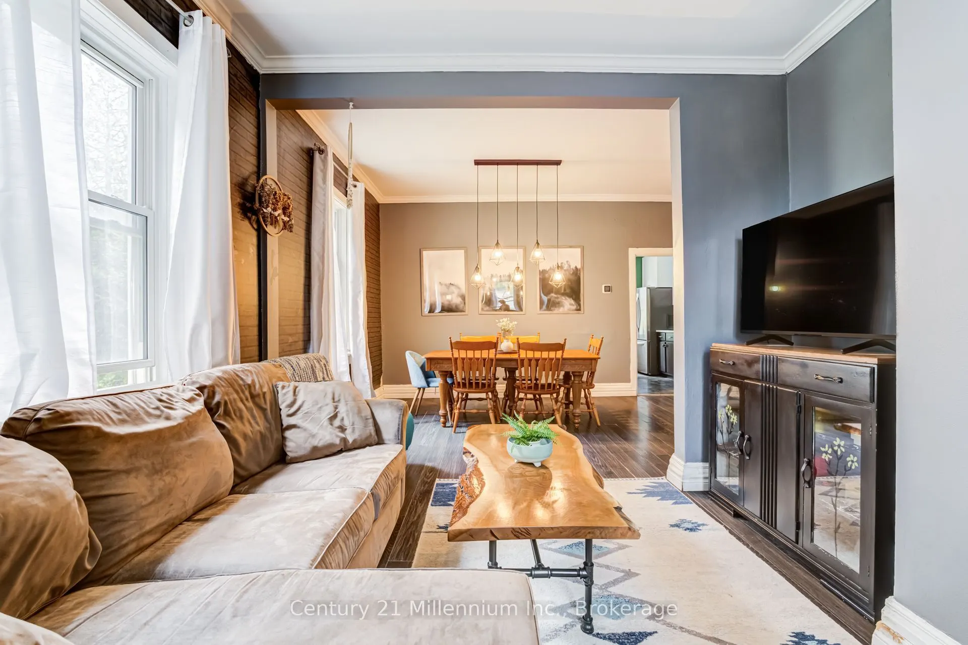 375 19th Street W